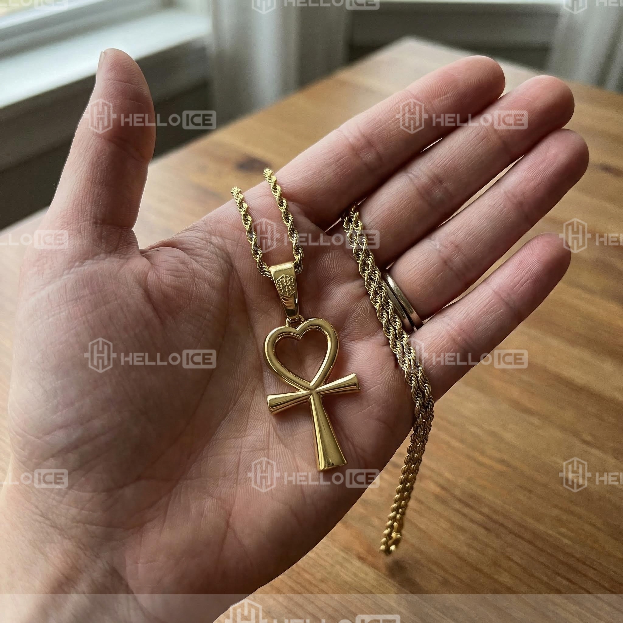 Helloice Review Image