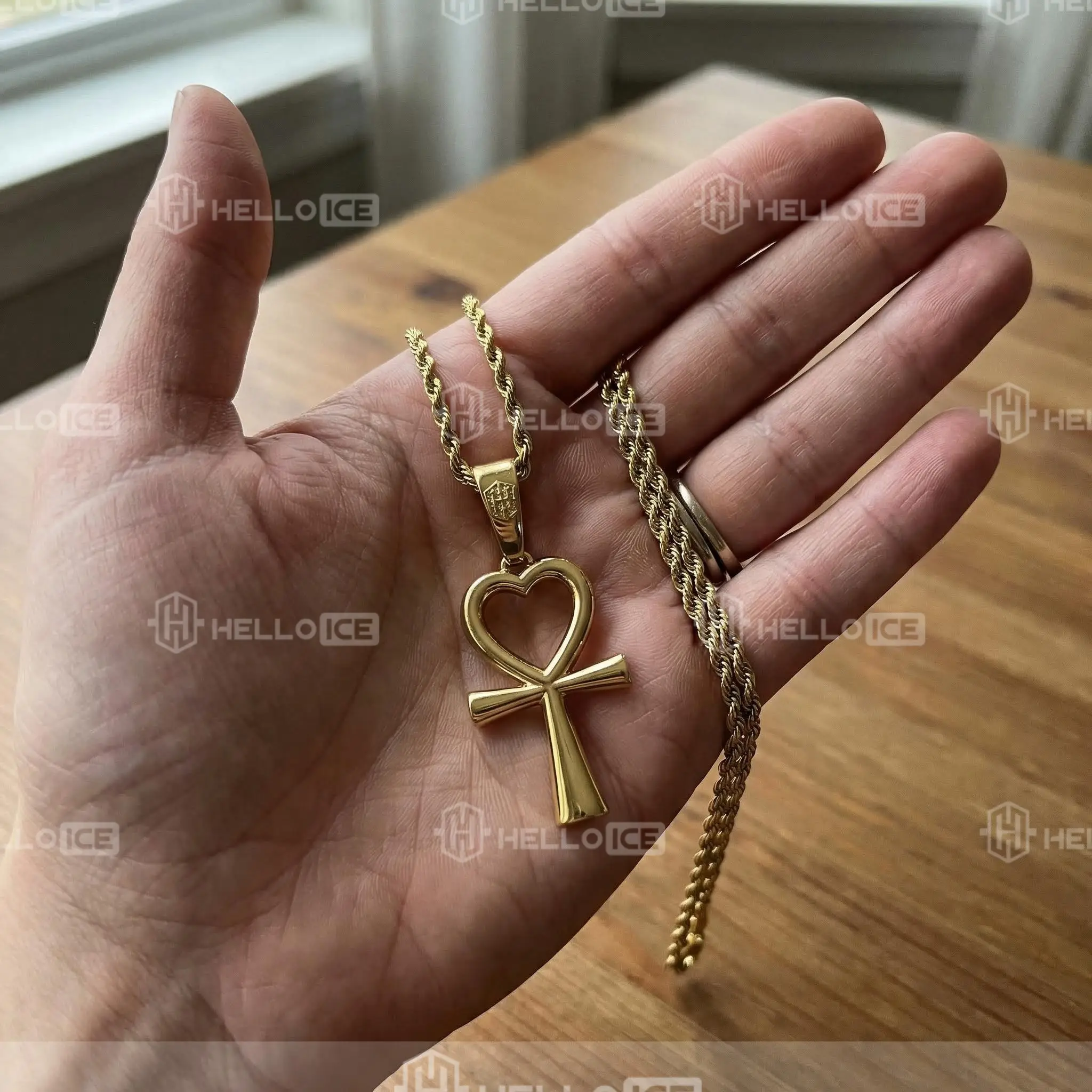 Helloice Review Image