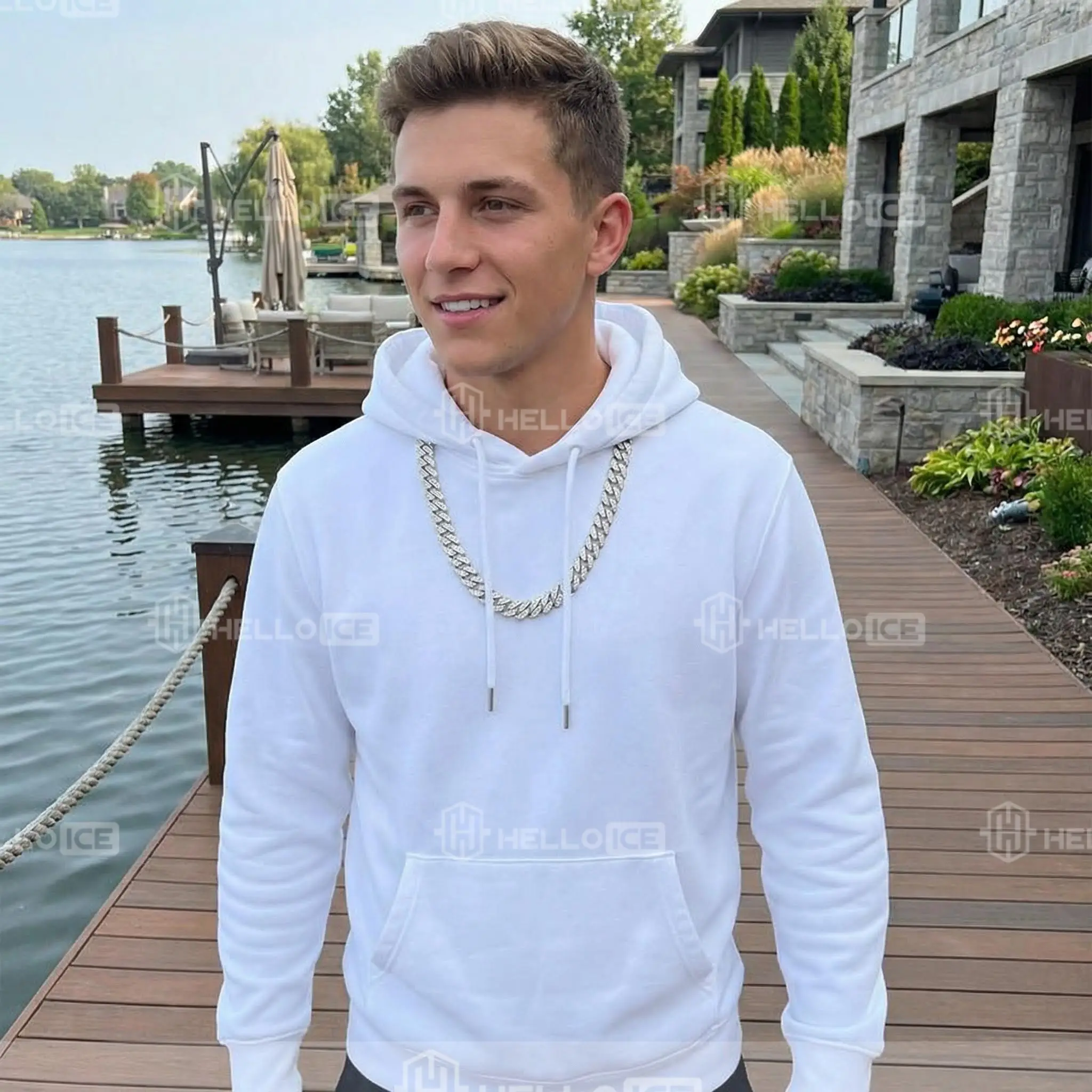 Helloice Review Image