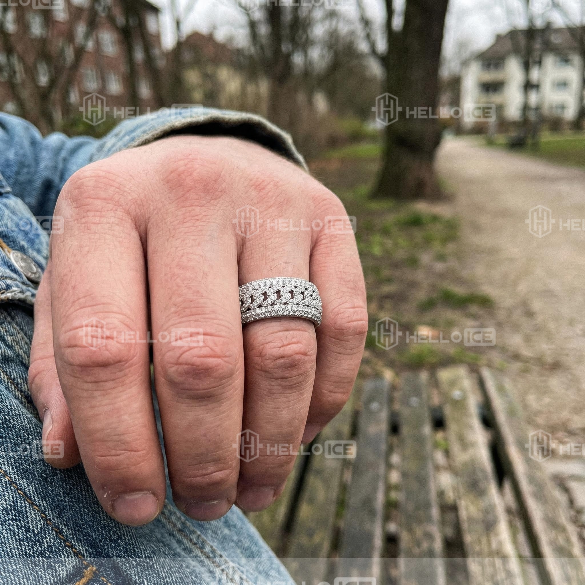 Helloice Review Image