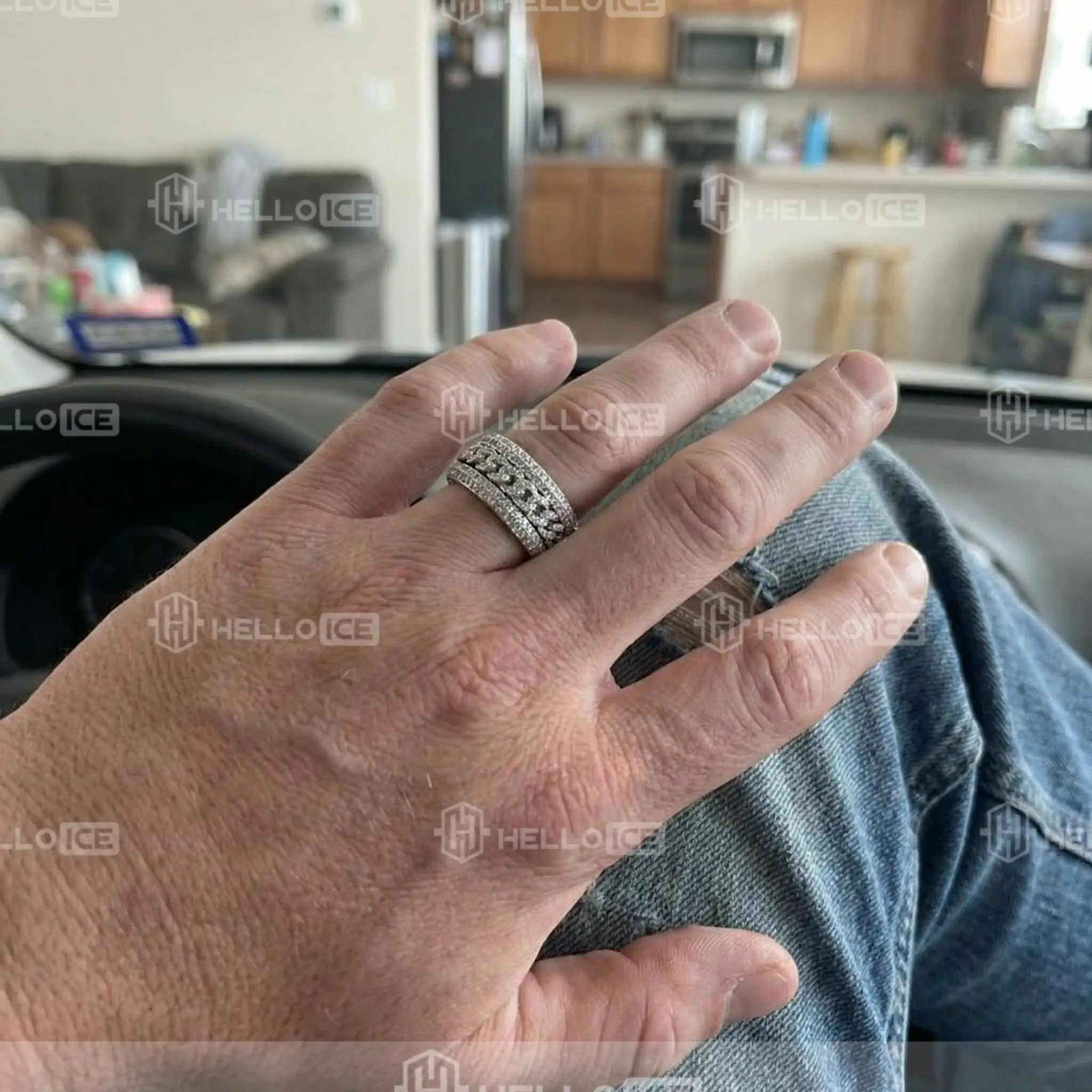 Helloice Review Image