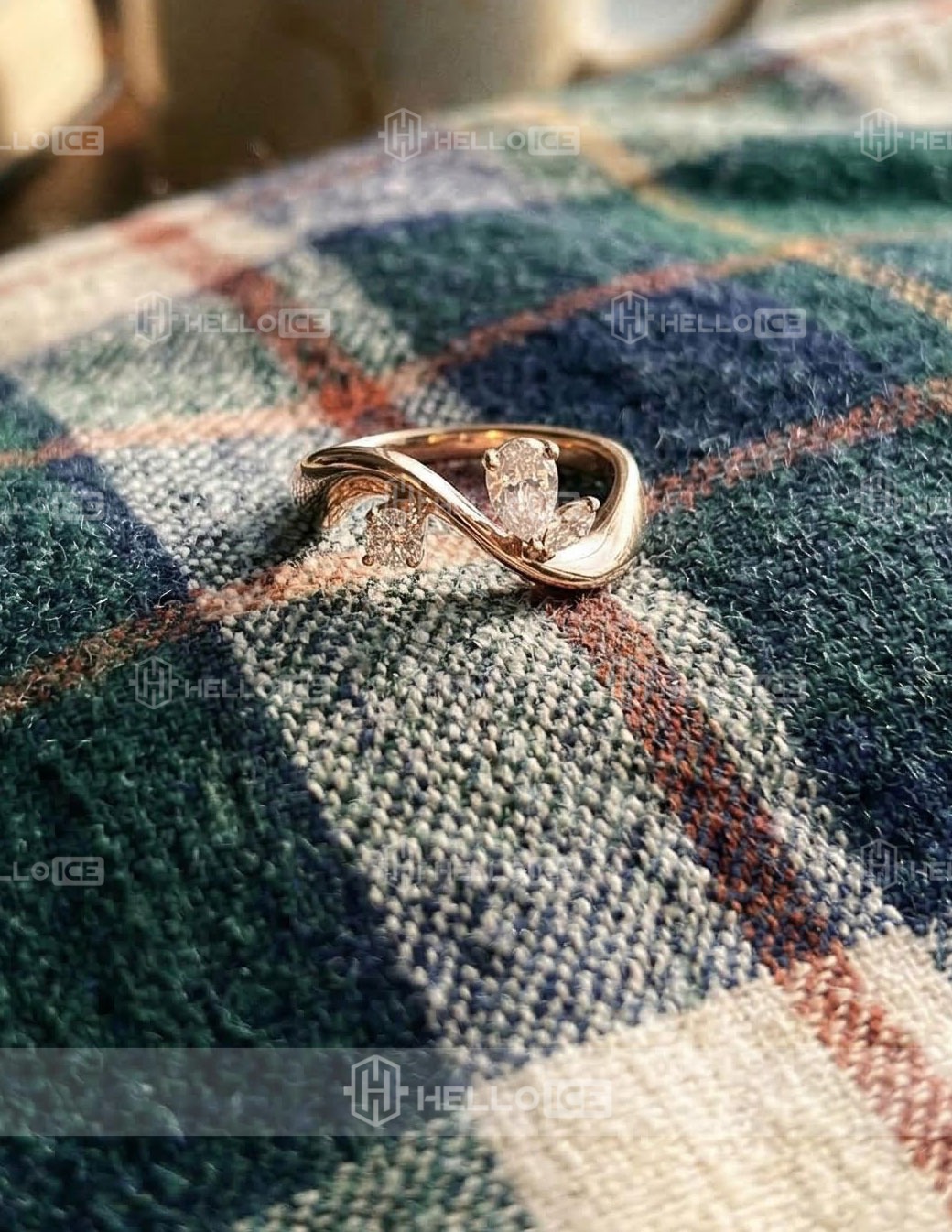 Helloice Review Image