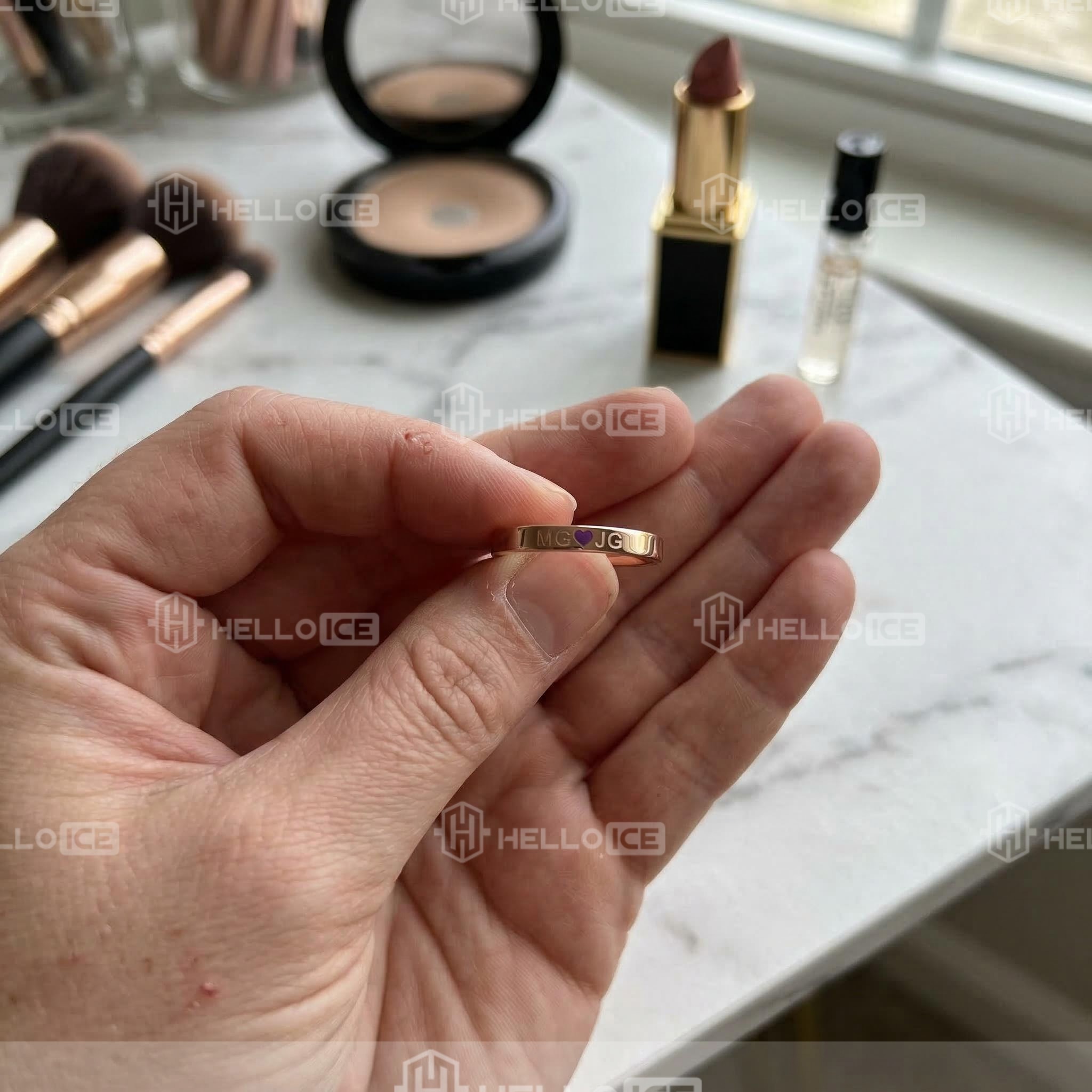 Helloice Review Image