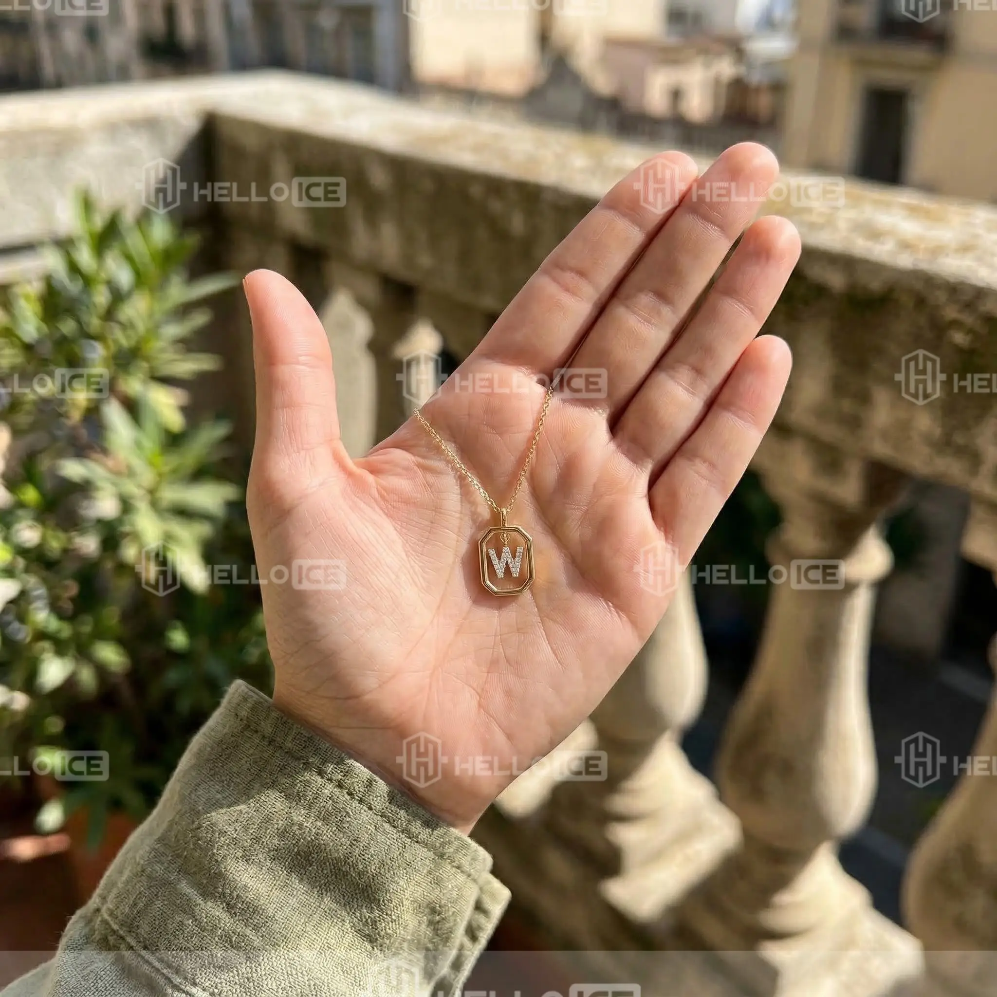 Helloice Review Image