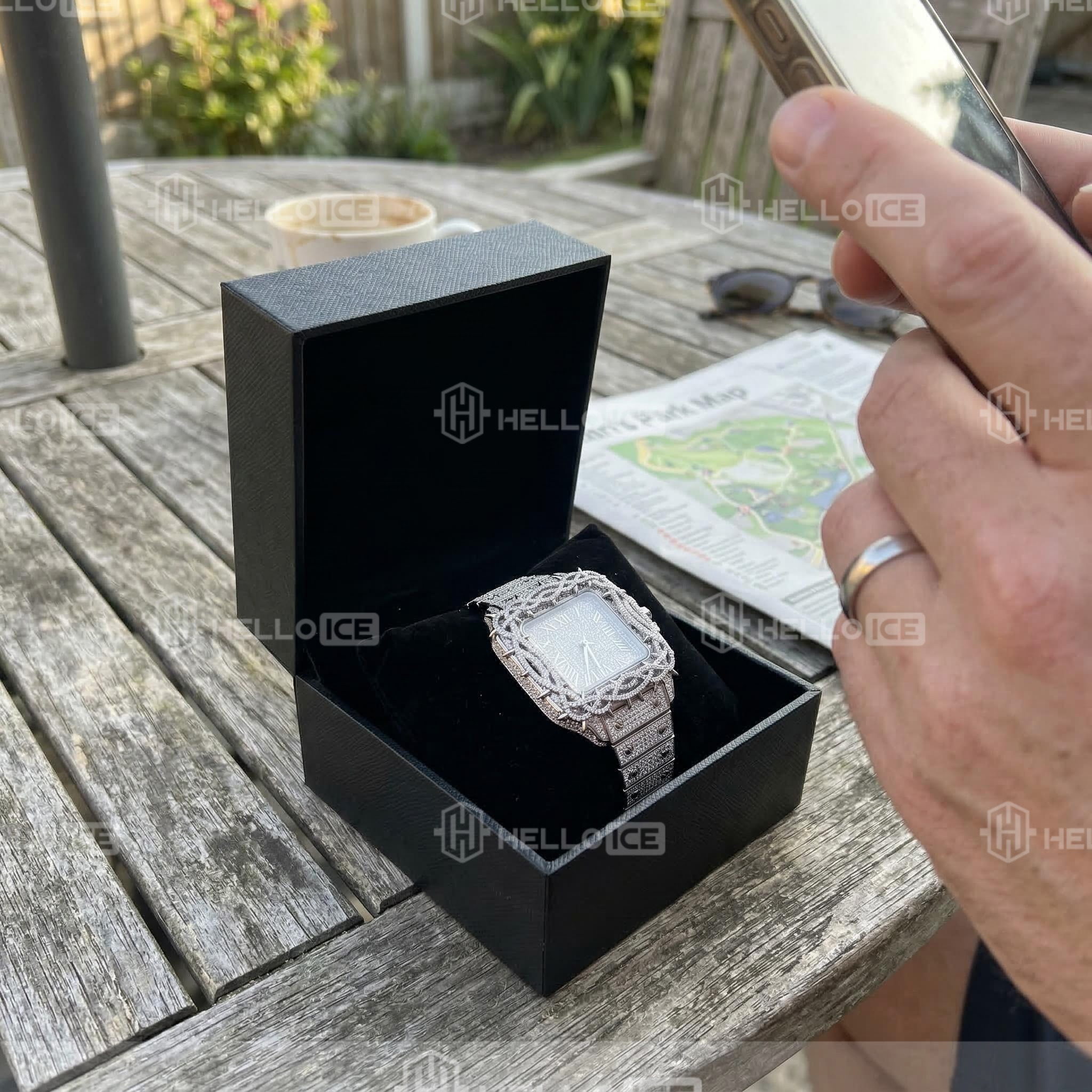 Helloice Review Image