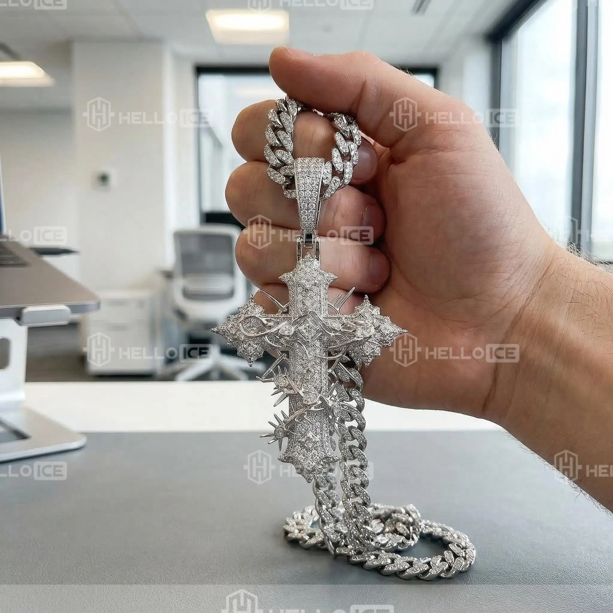 Helloice Review Image