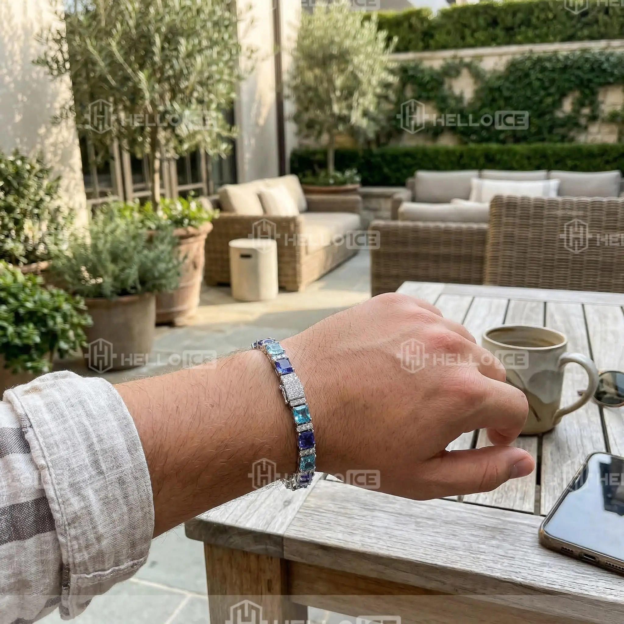 Helloice Review Image