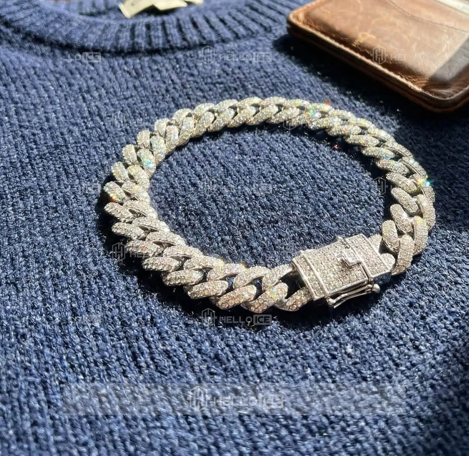 Helloice Review Image