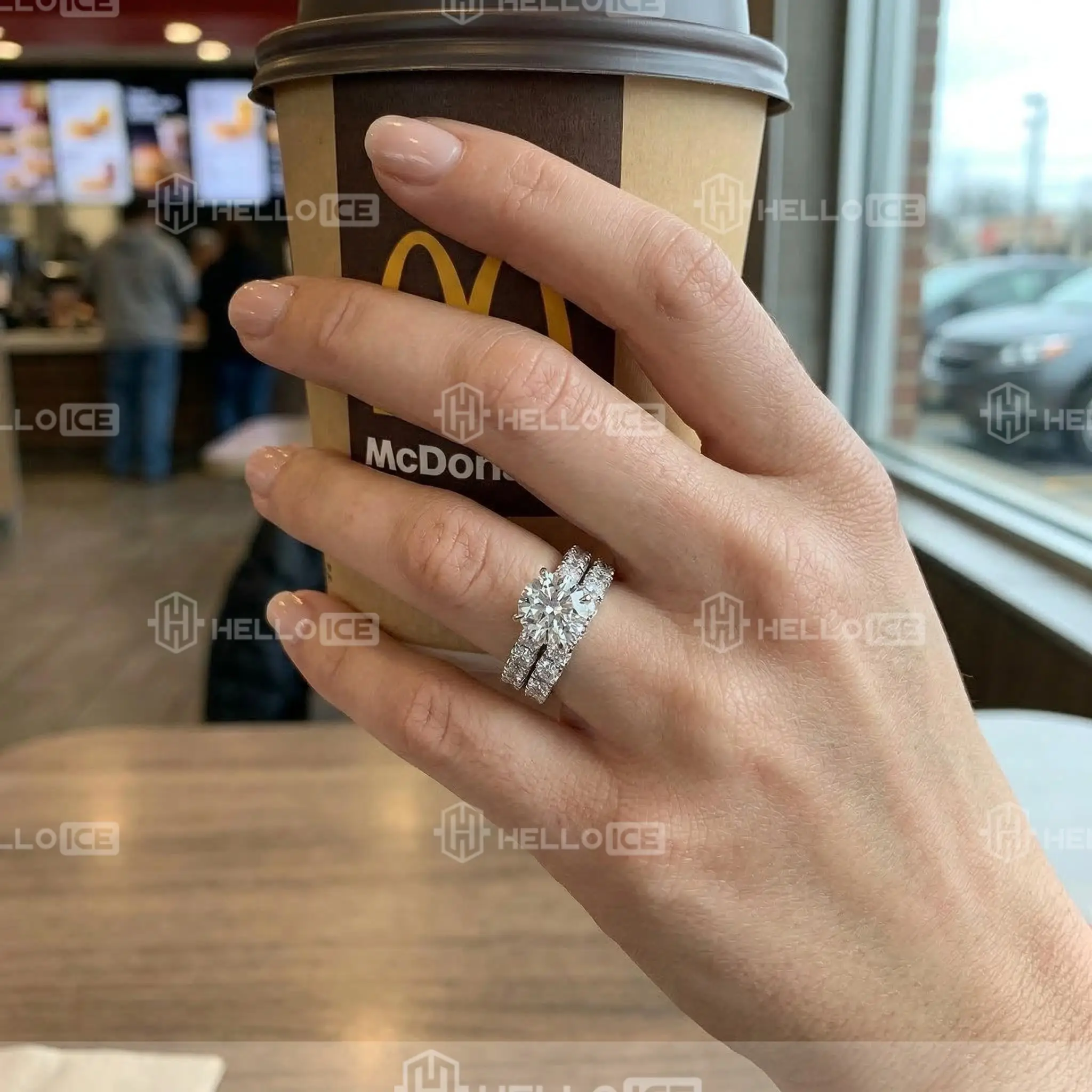 Helloice Review Image