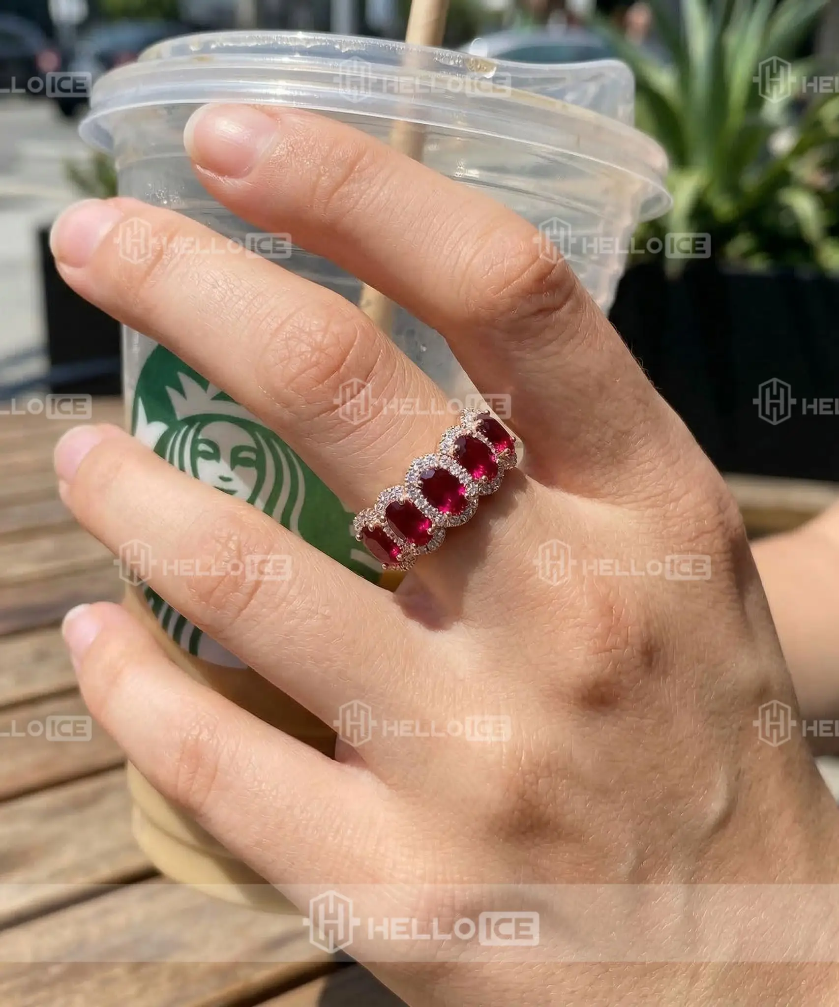 Helloice Review Image