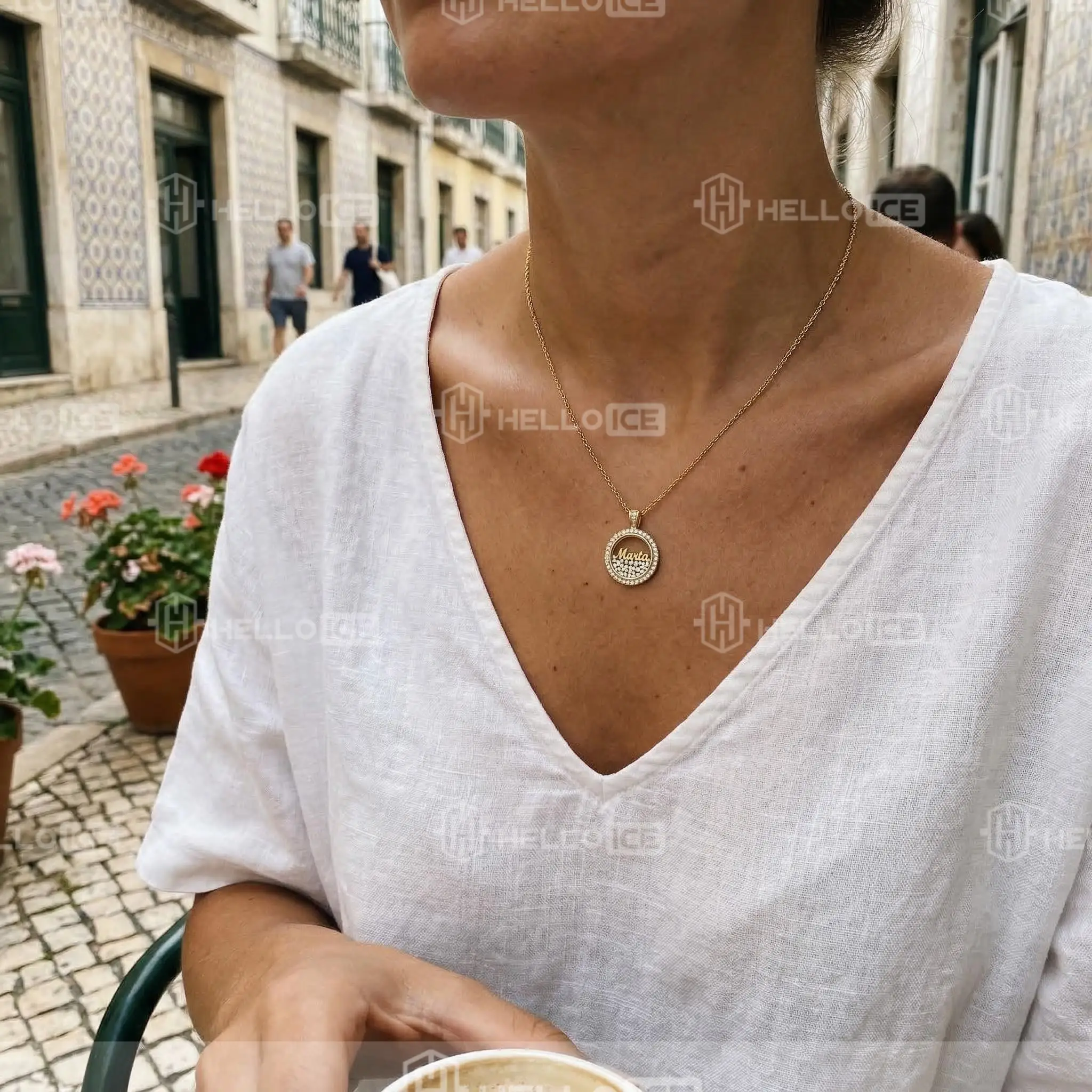 Helloice Review Image