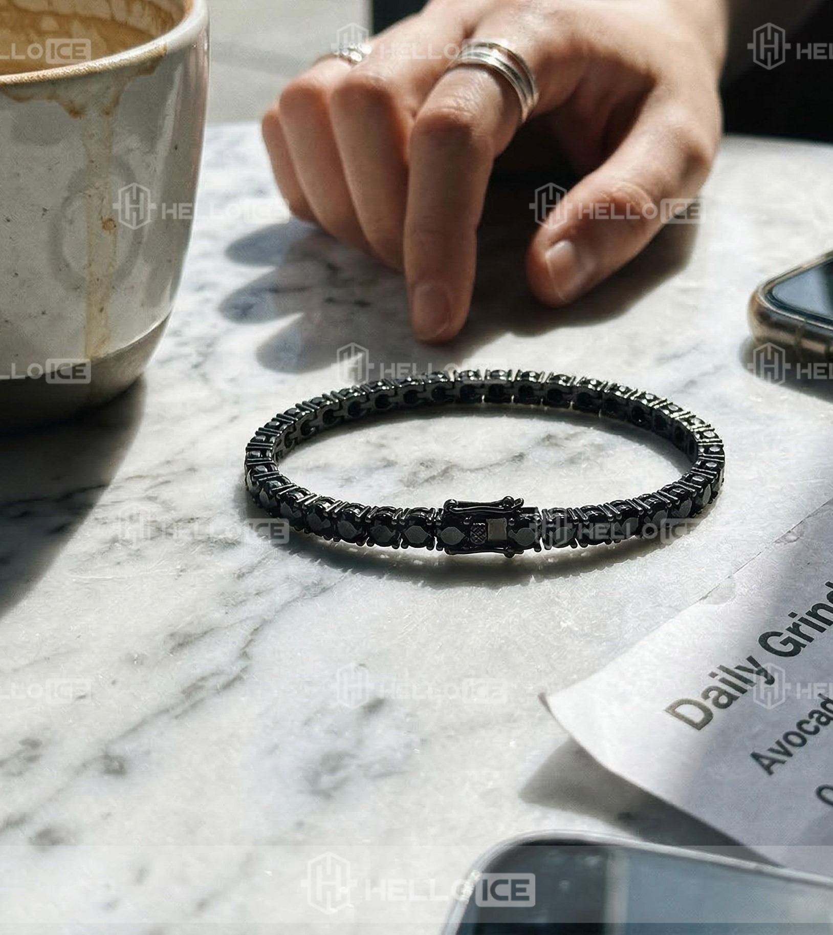 Helloice Review Image