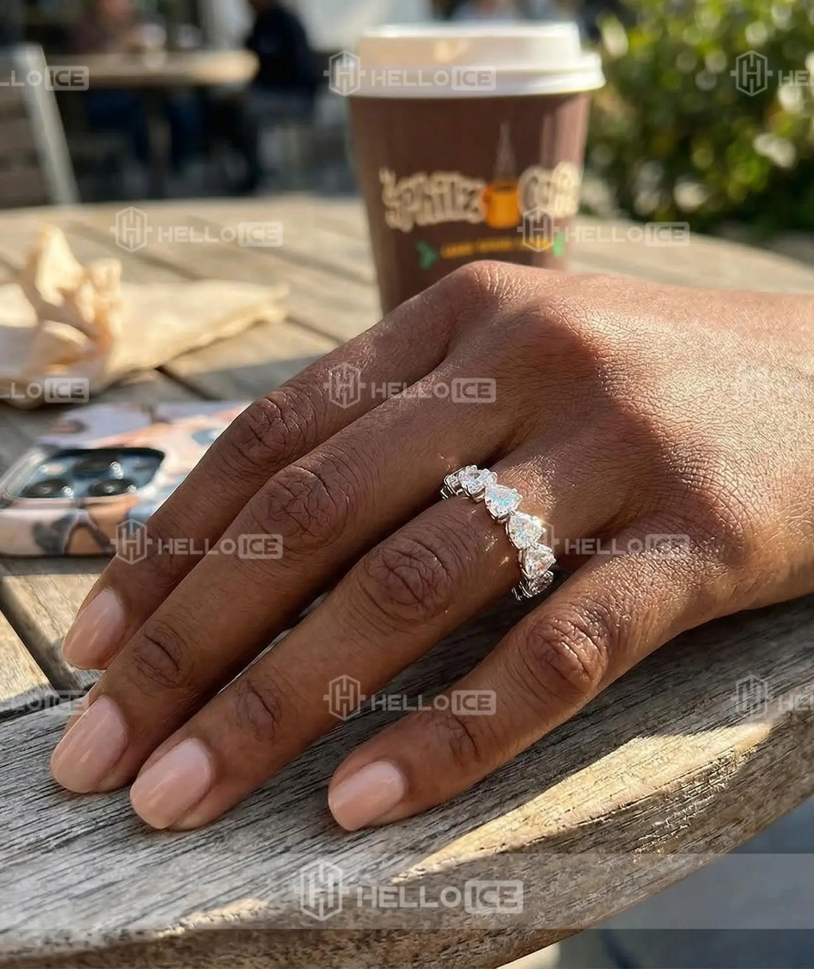 Helloice Review Image