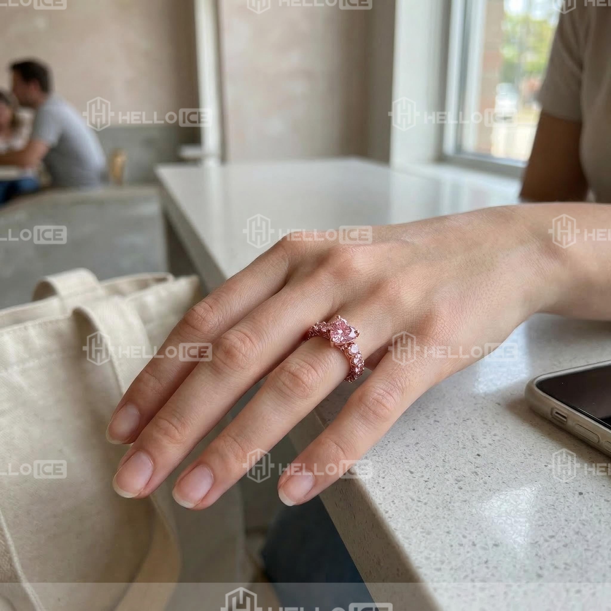 Helloice Review Image