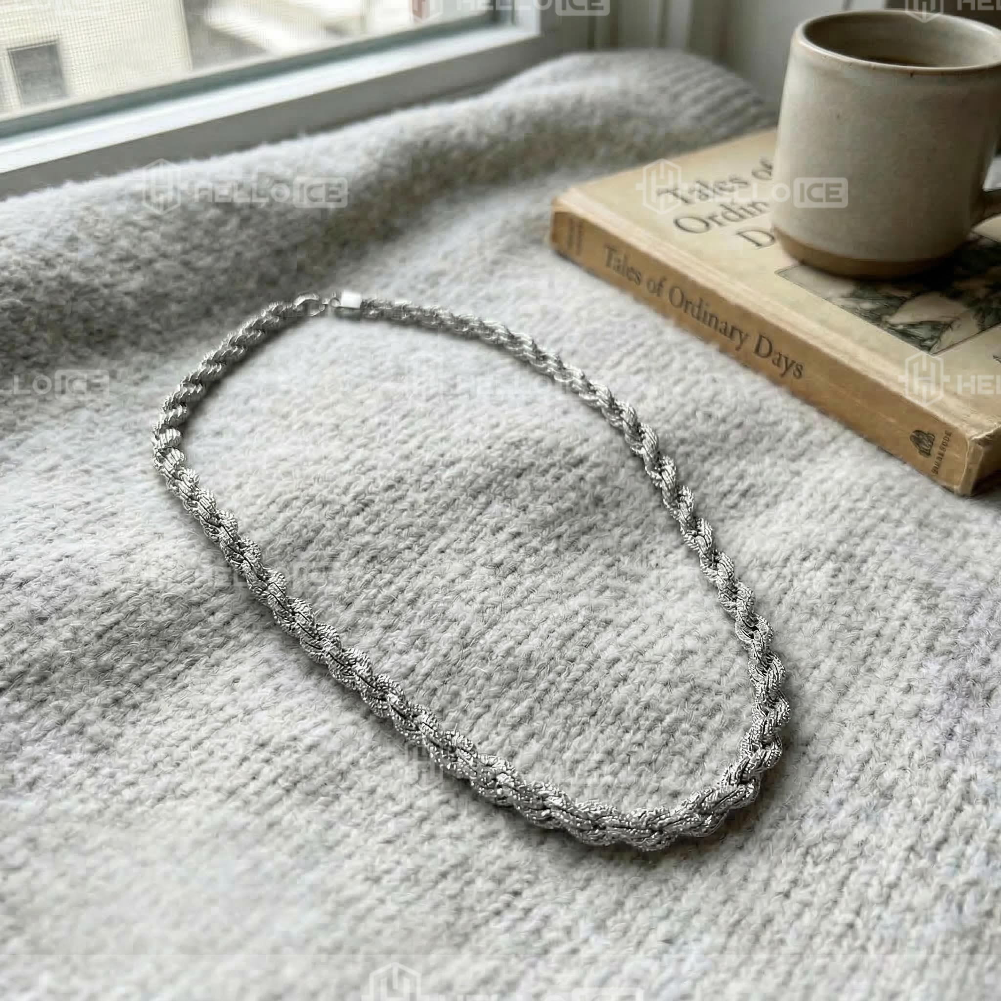 Helloice Review Image