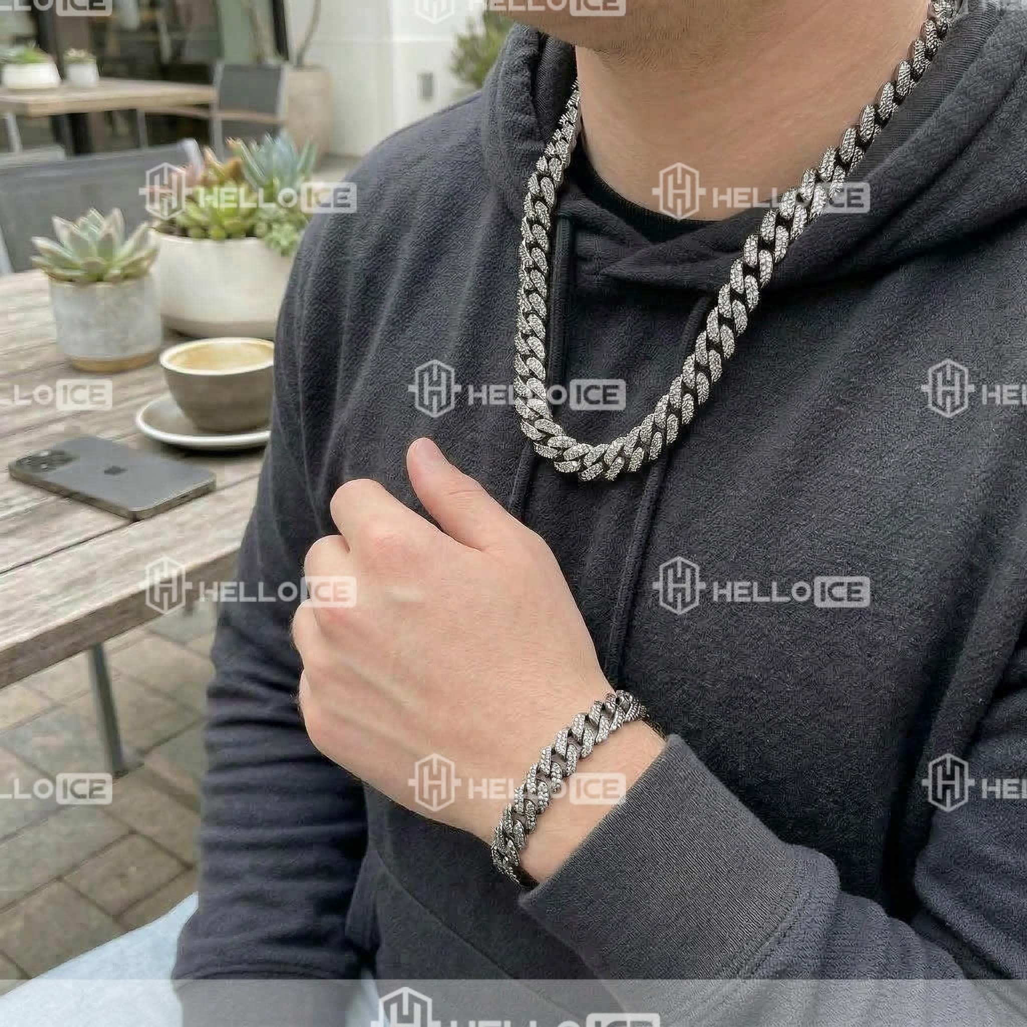 Helloice Review Image