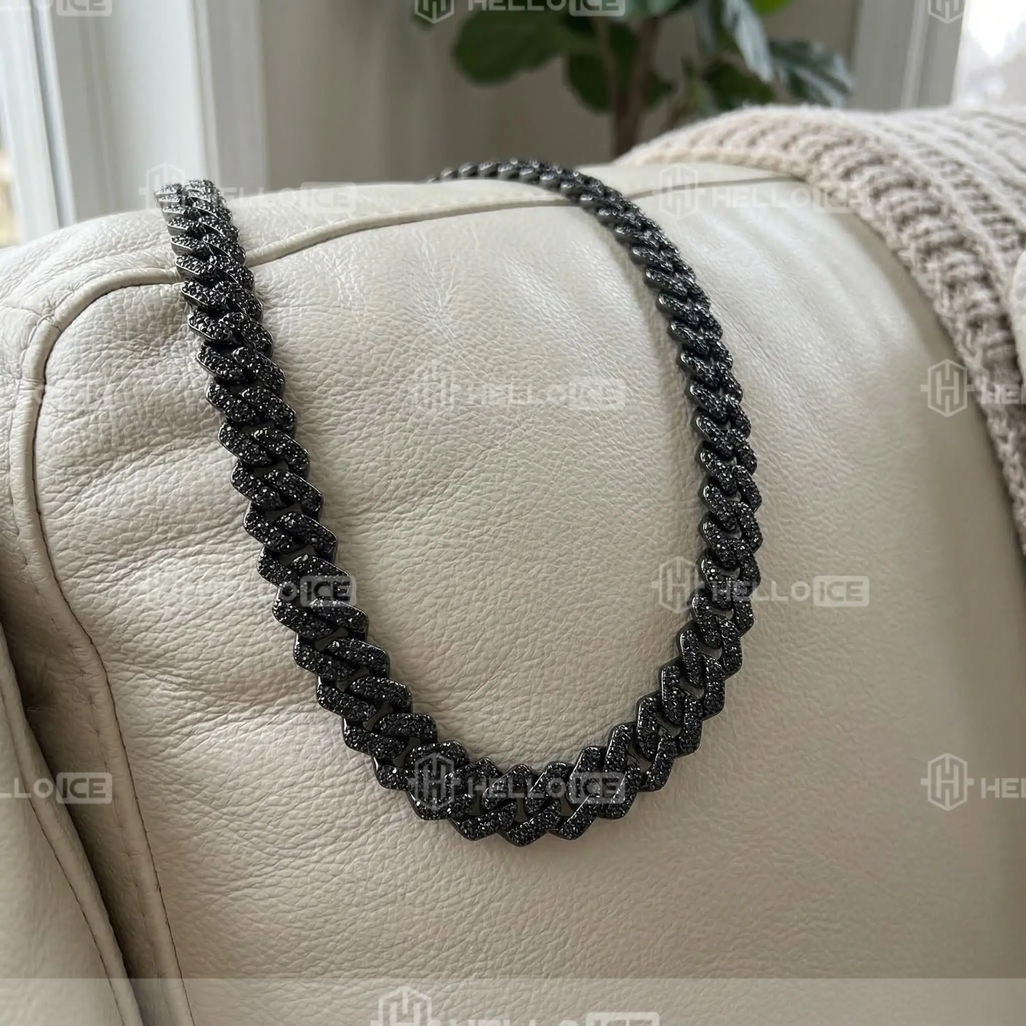 Helloice Review Image