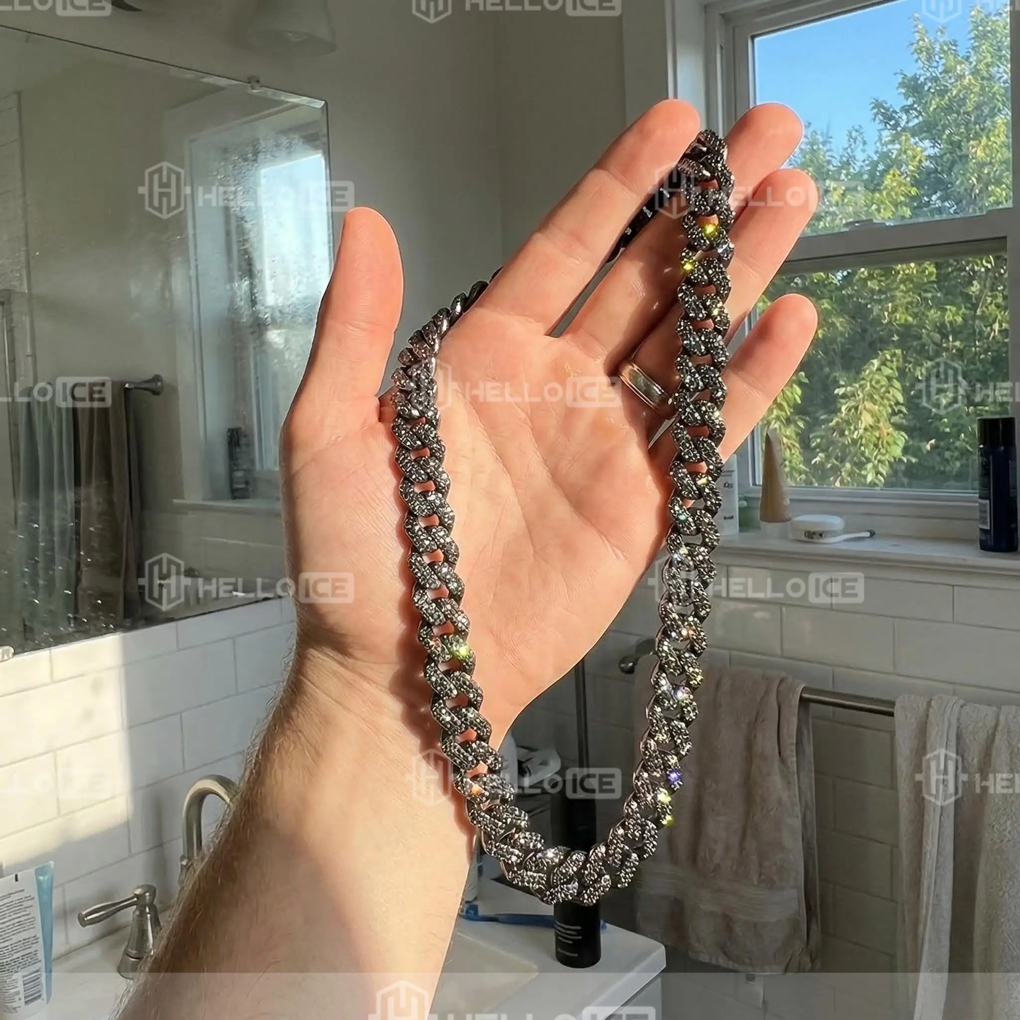 Helloice Review Image