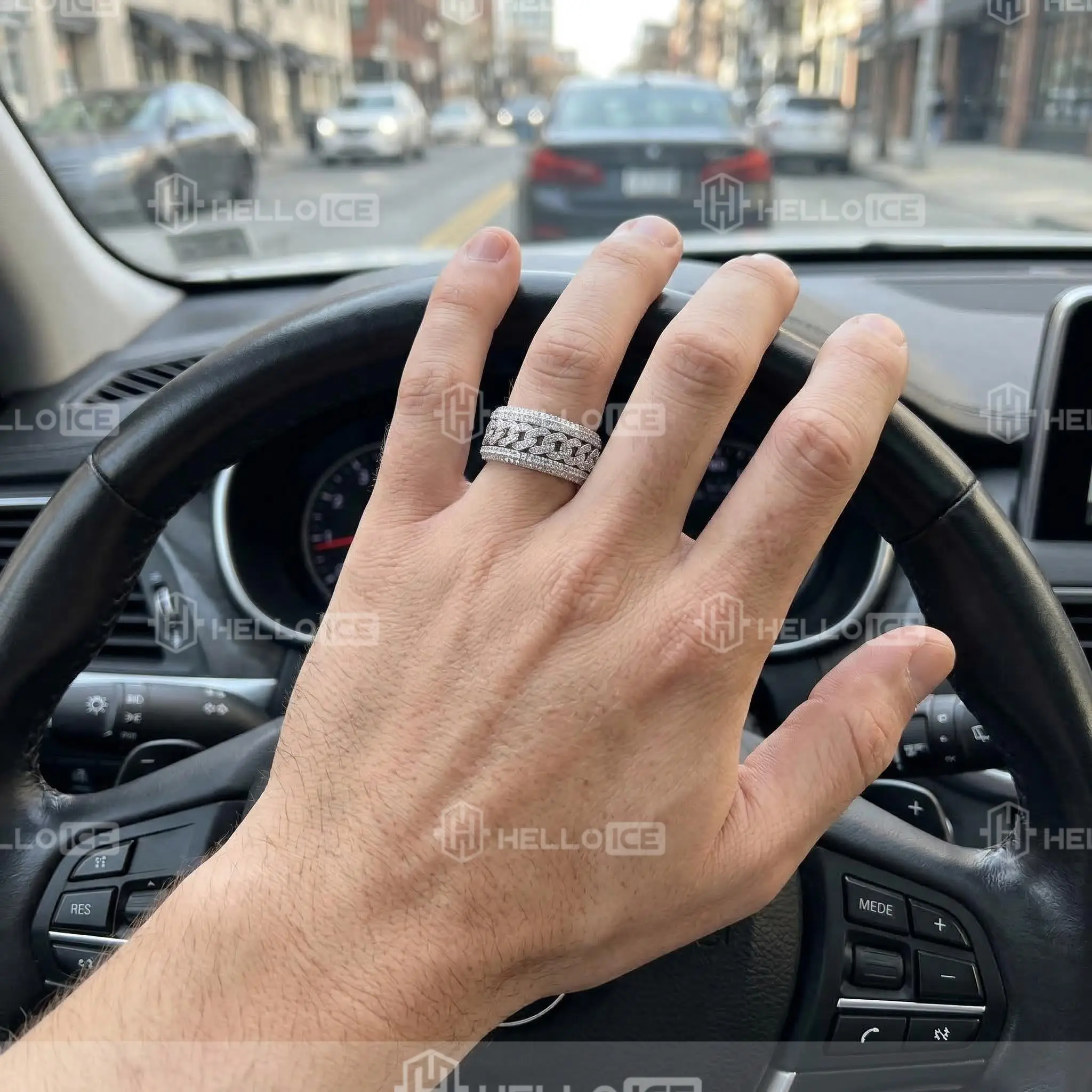 Helloice Review Image