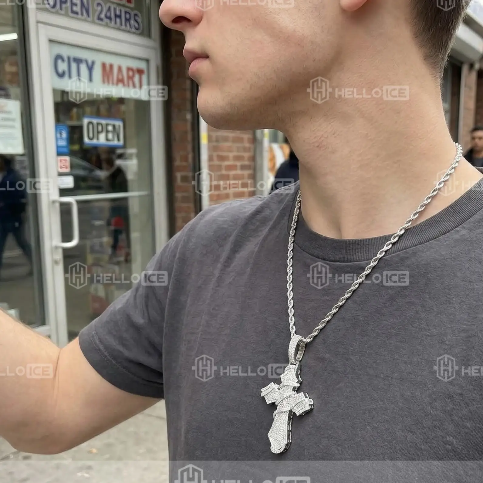 Helloice Review Image