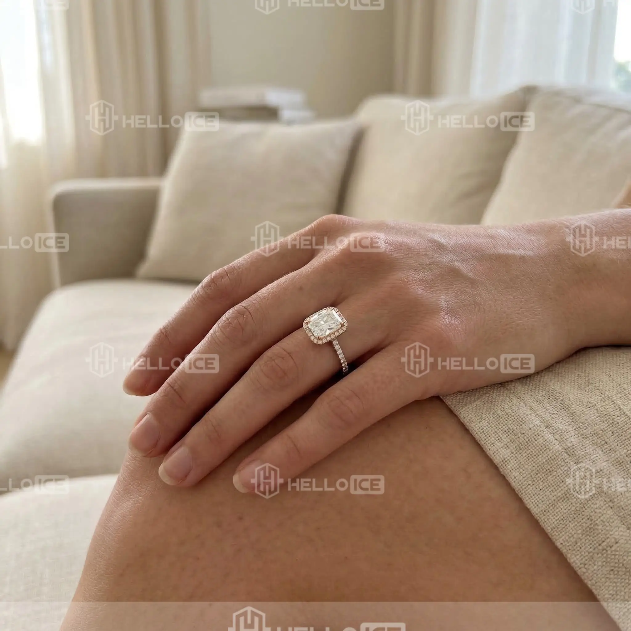 Helloice Review Image