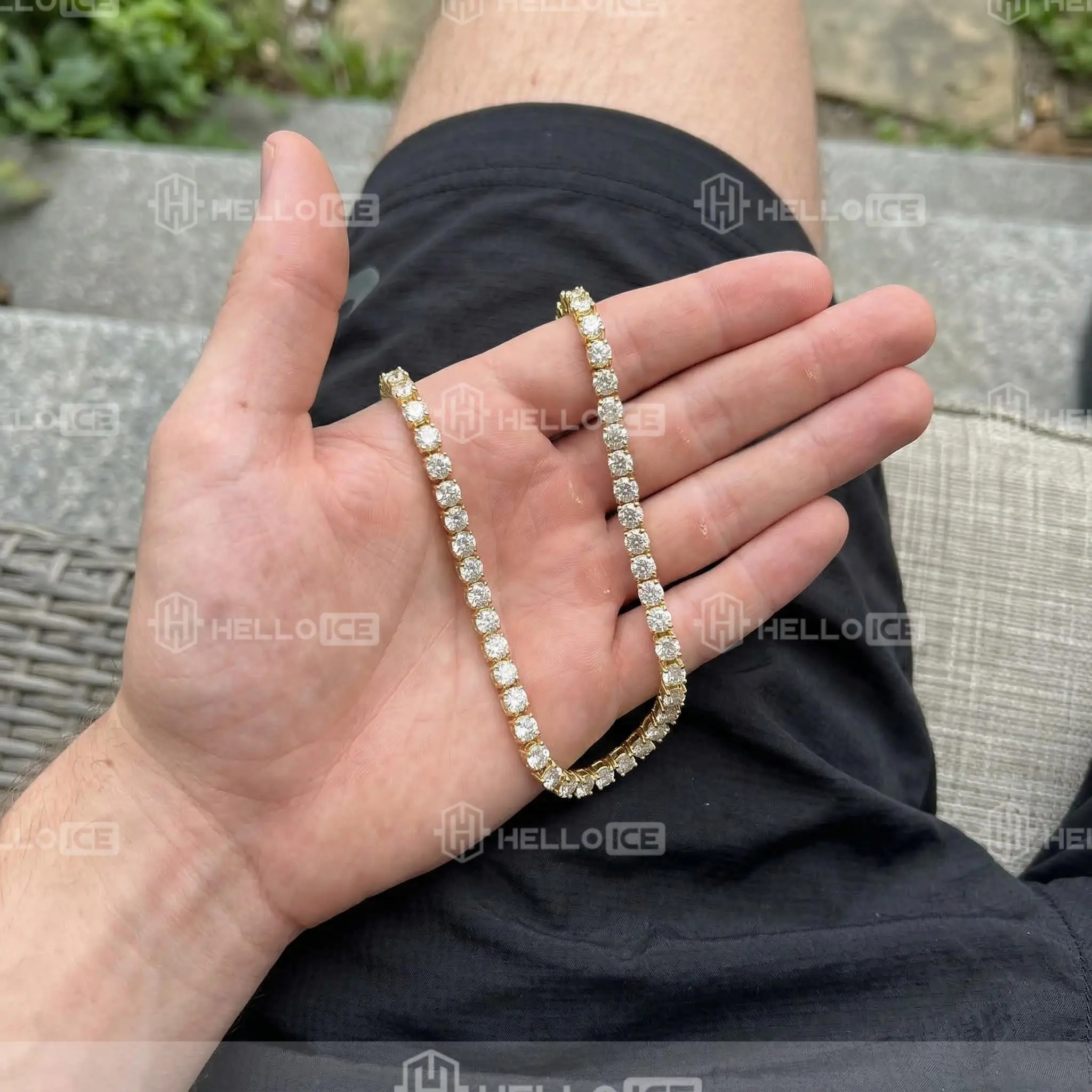 Helloice Review Image