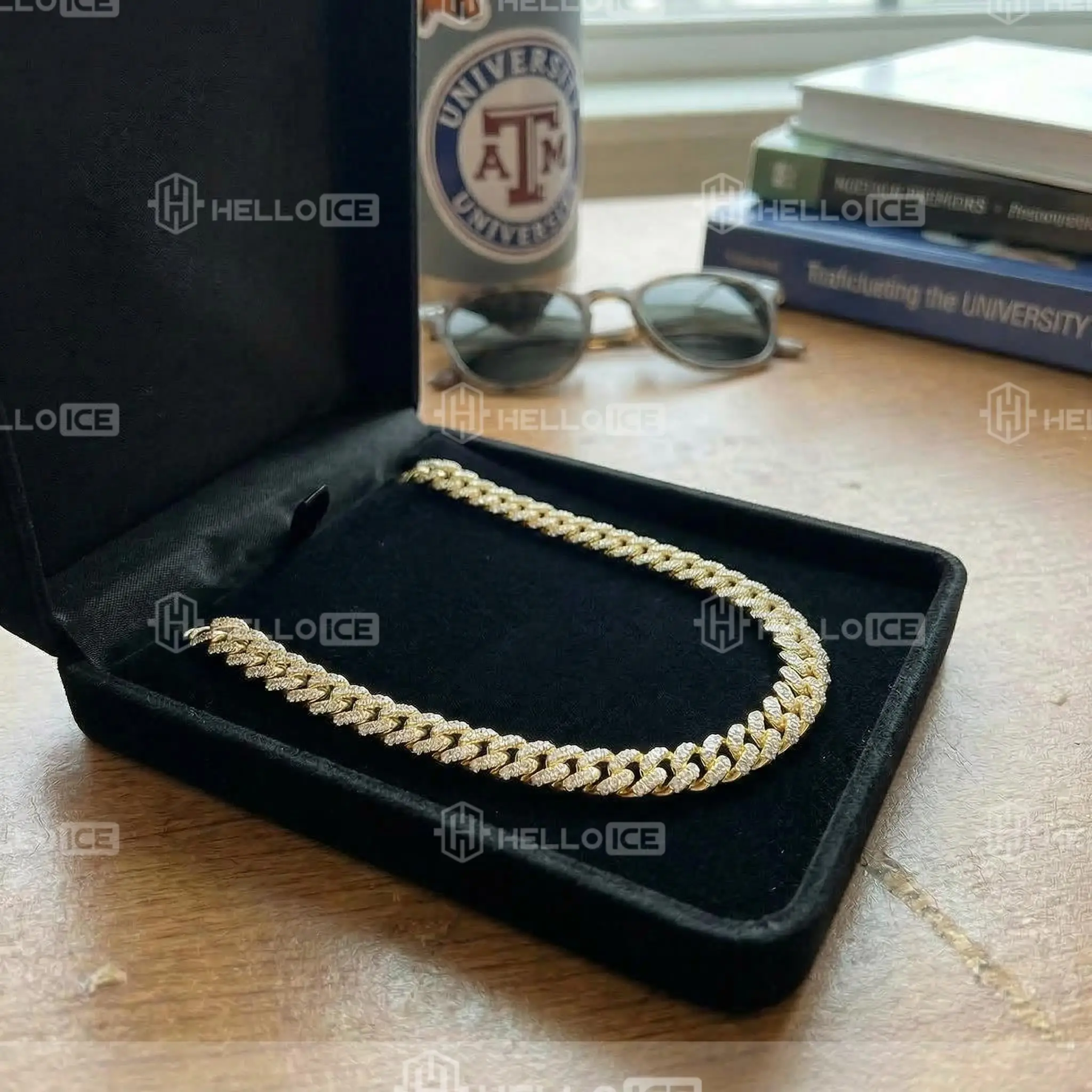 Helloice Review Image