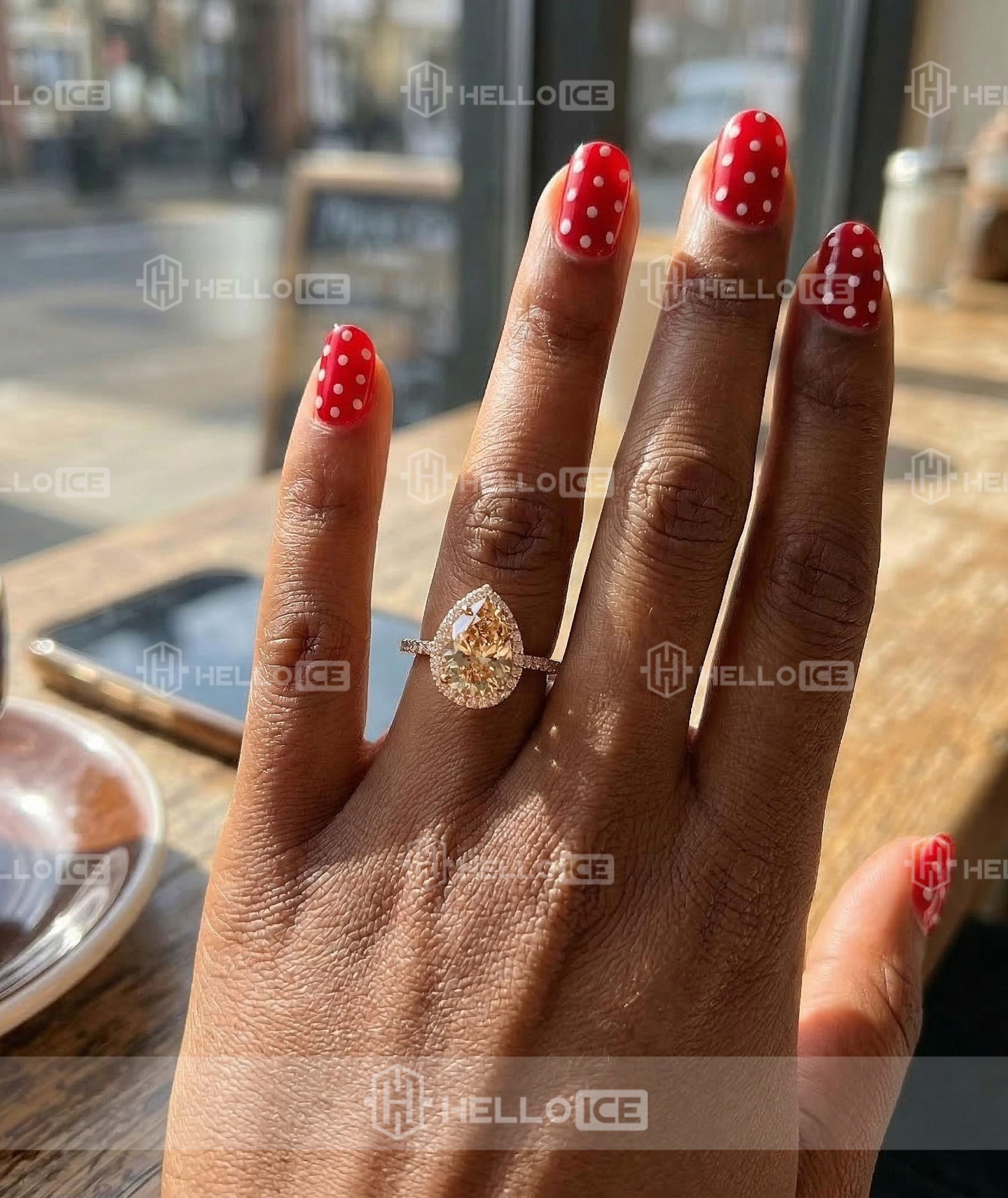 Helloice Review Image