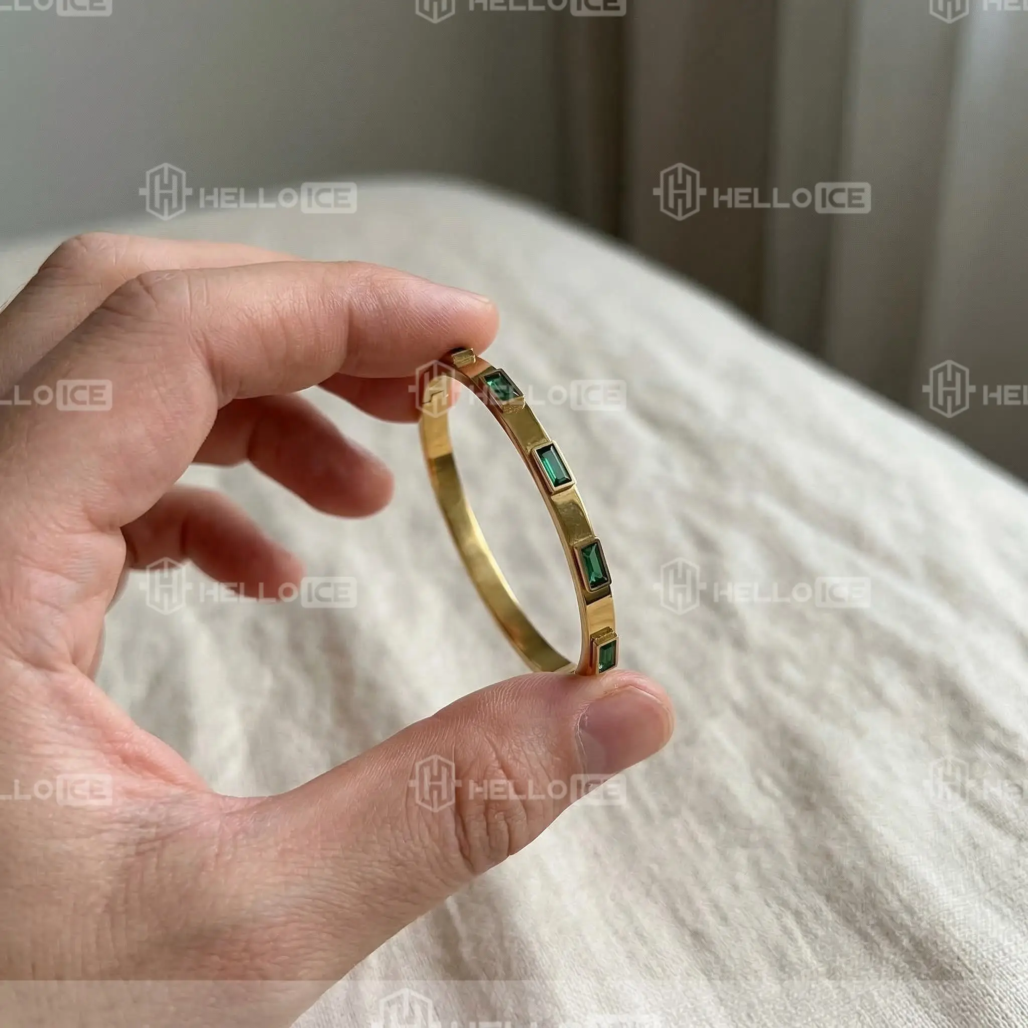 Helloice Review Image