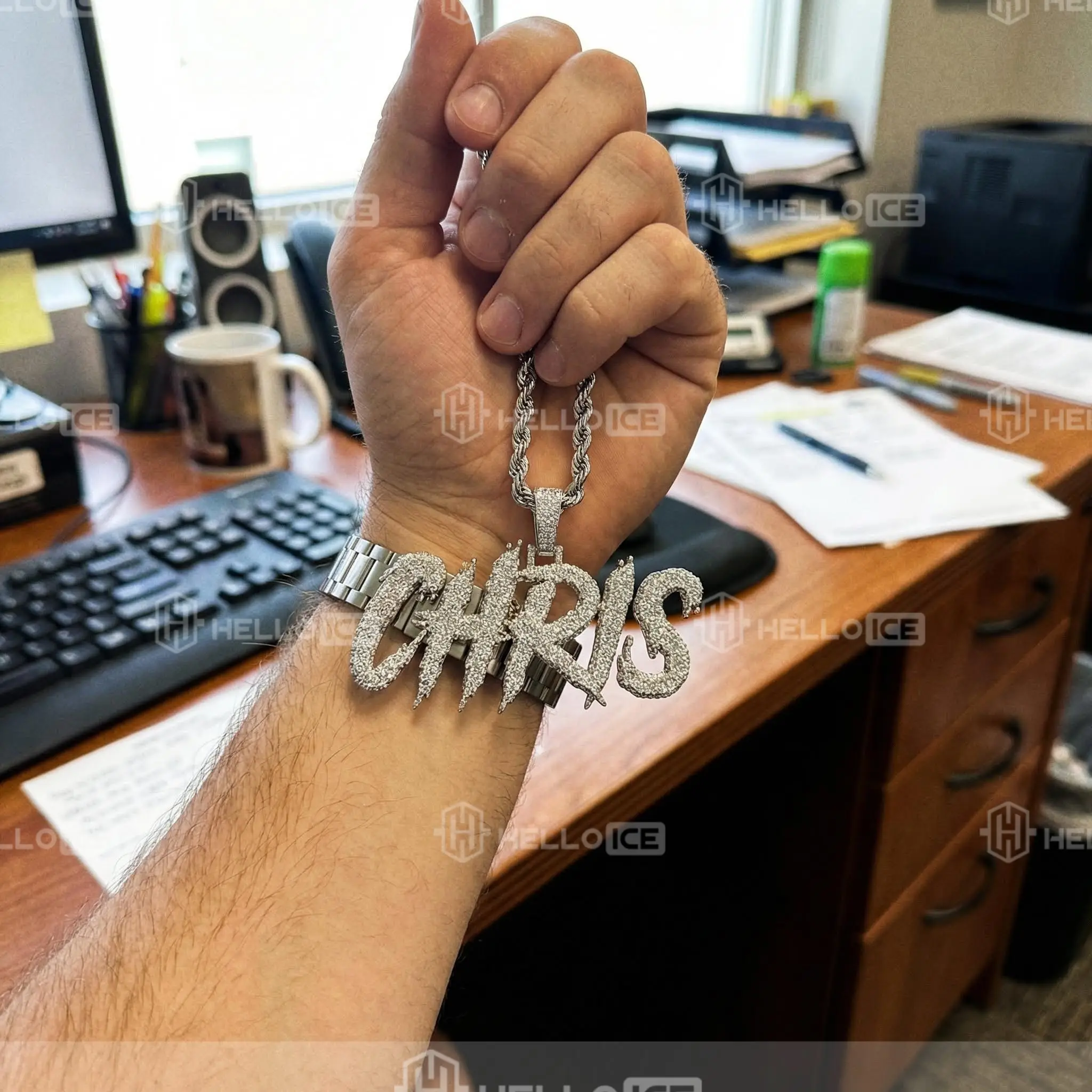 Helloice Review Image