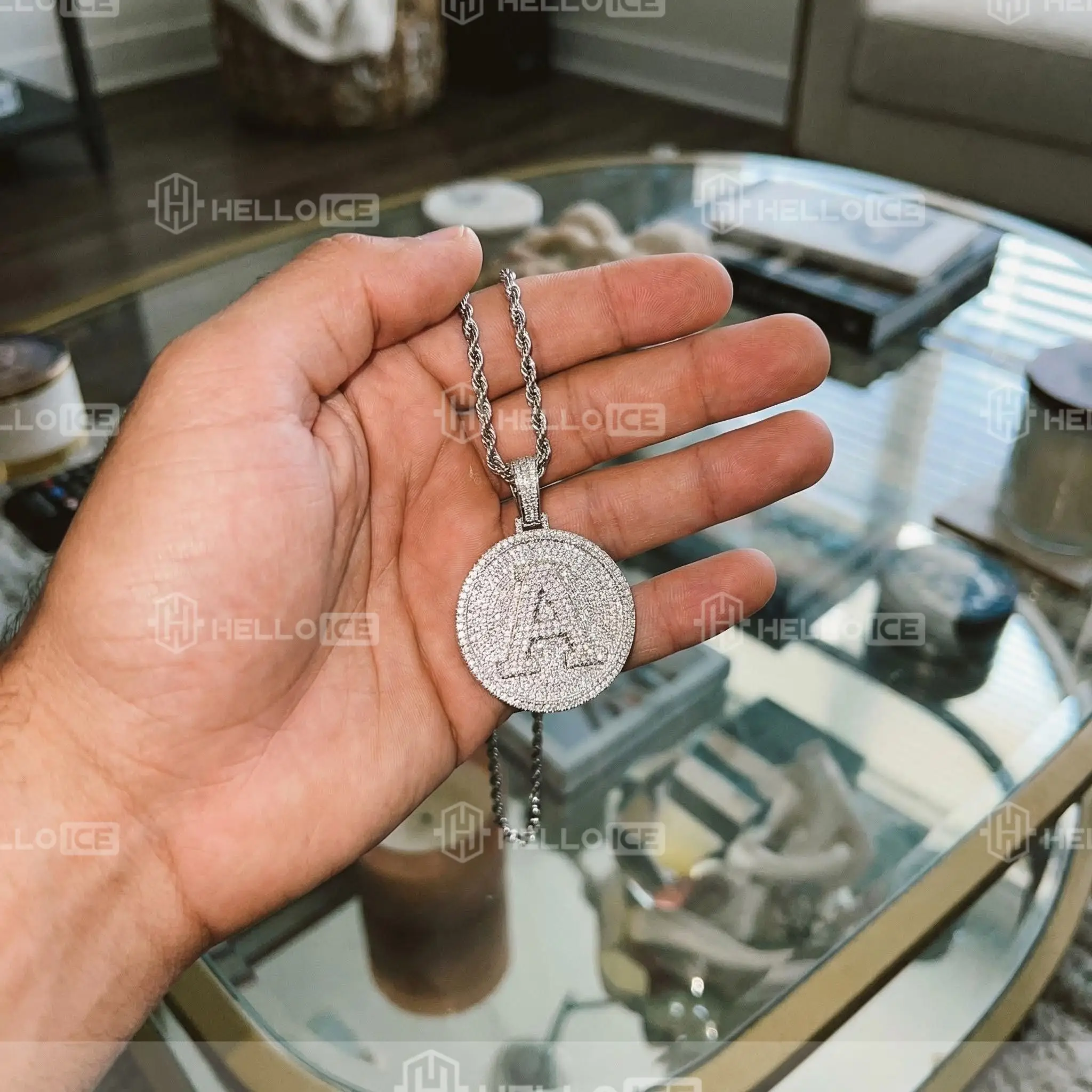 Helloice Review Image