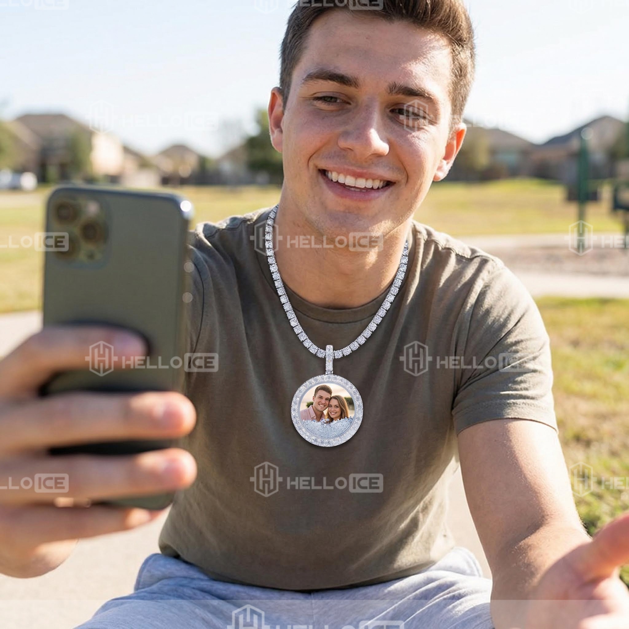 Helloice Review Image