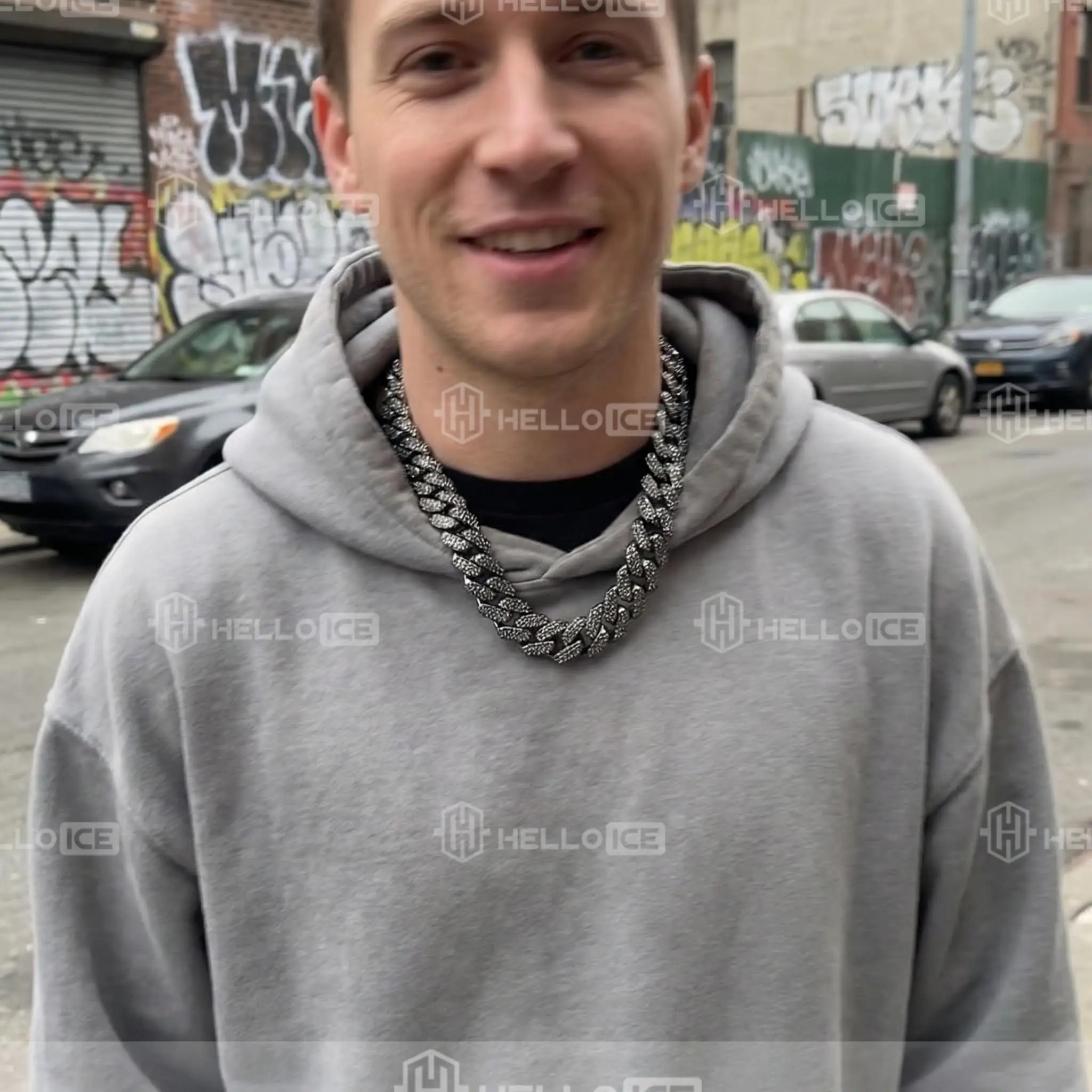 Helloice Review Image