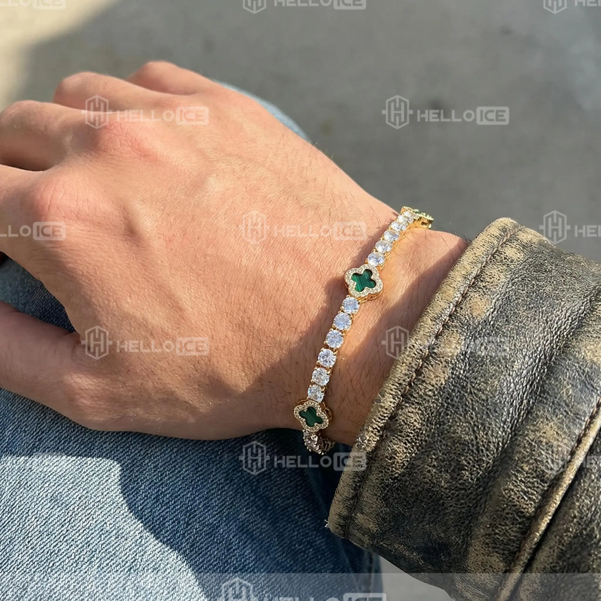 Helloice Review Image