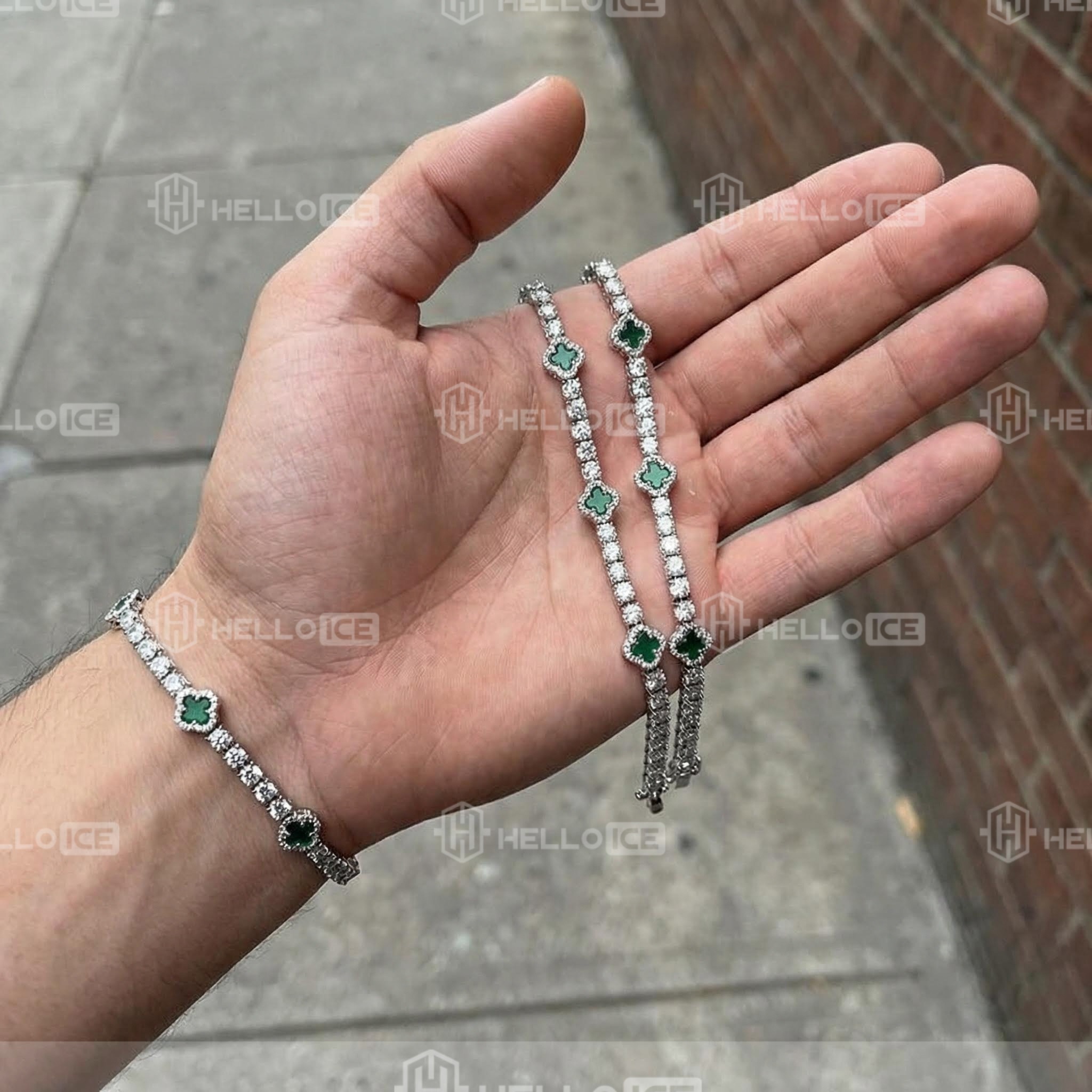 Helloice Review Image