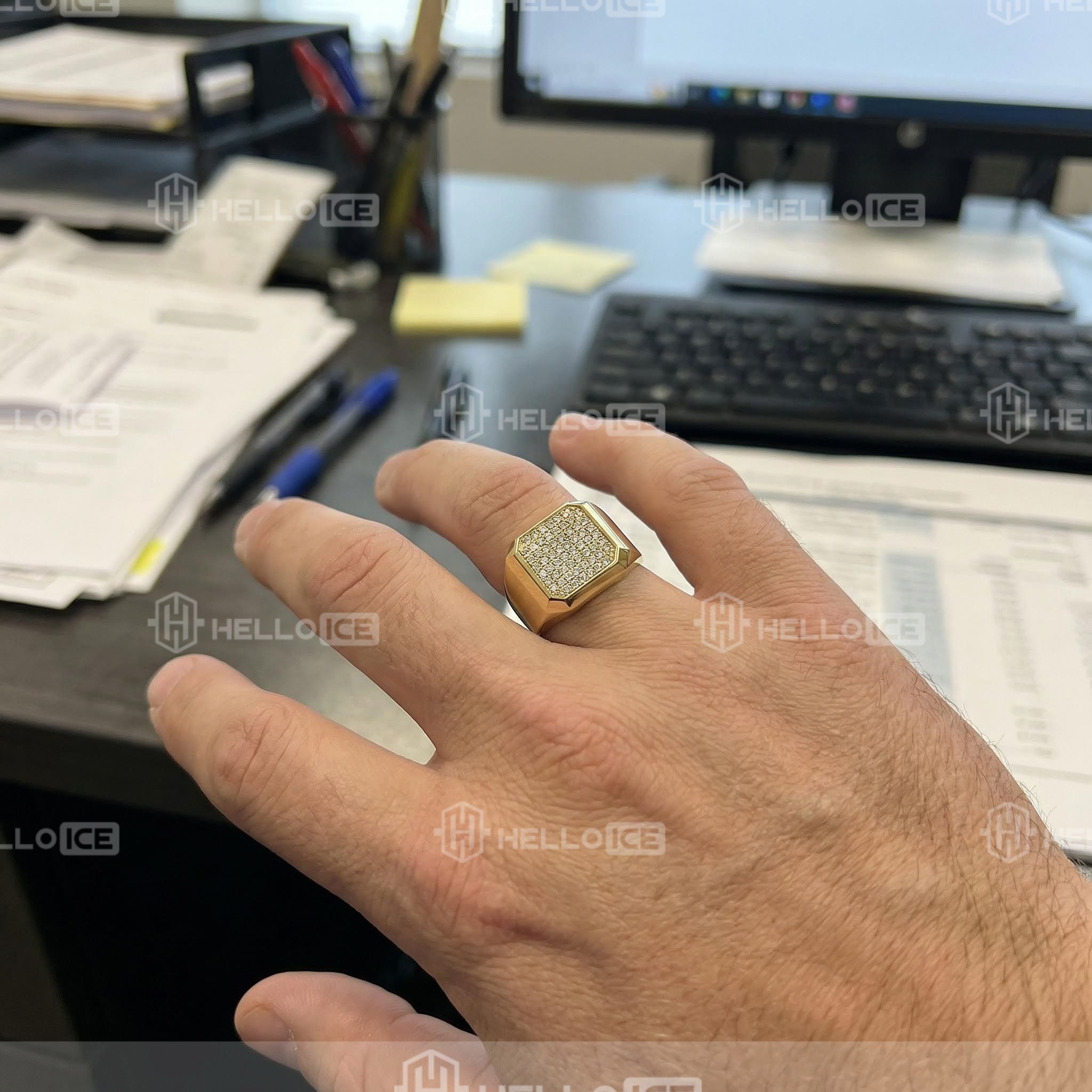 Helloice Review Image