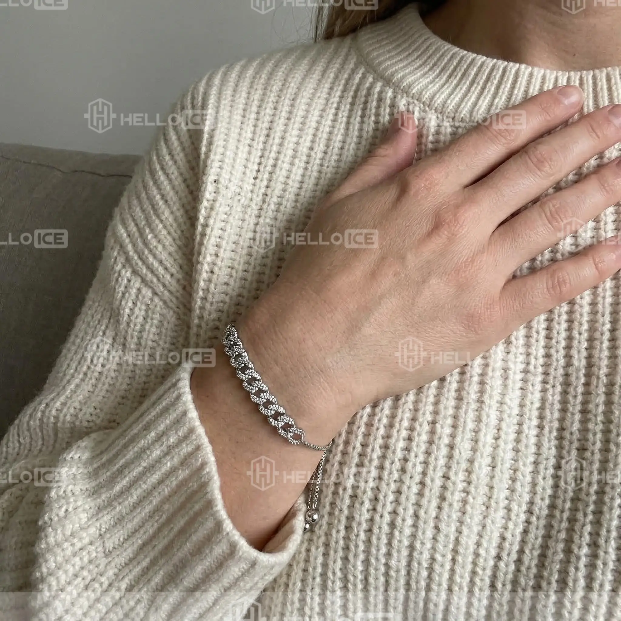 Helloice Review Image