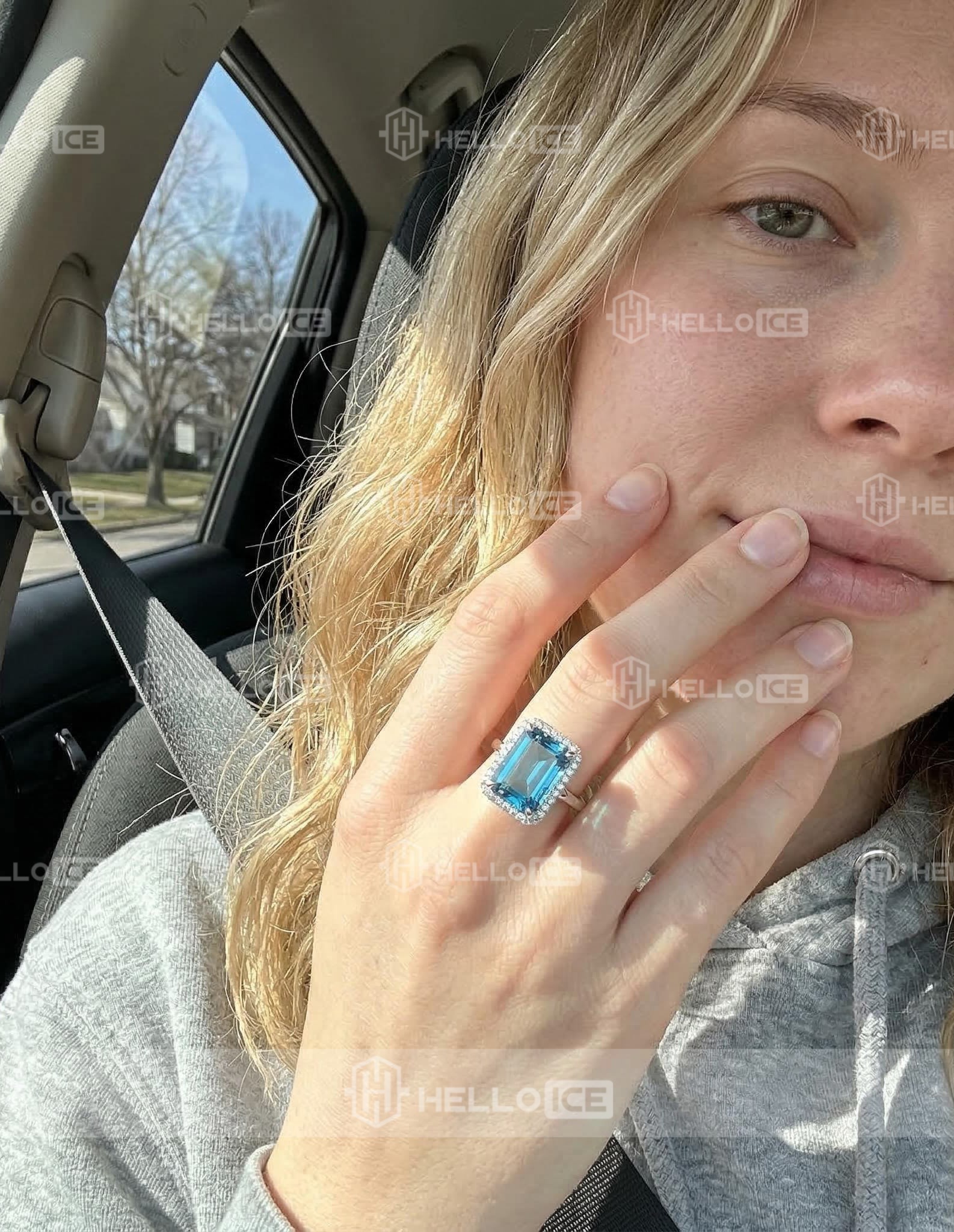 Helloice Review Image