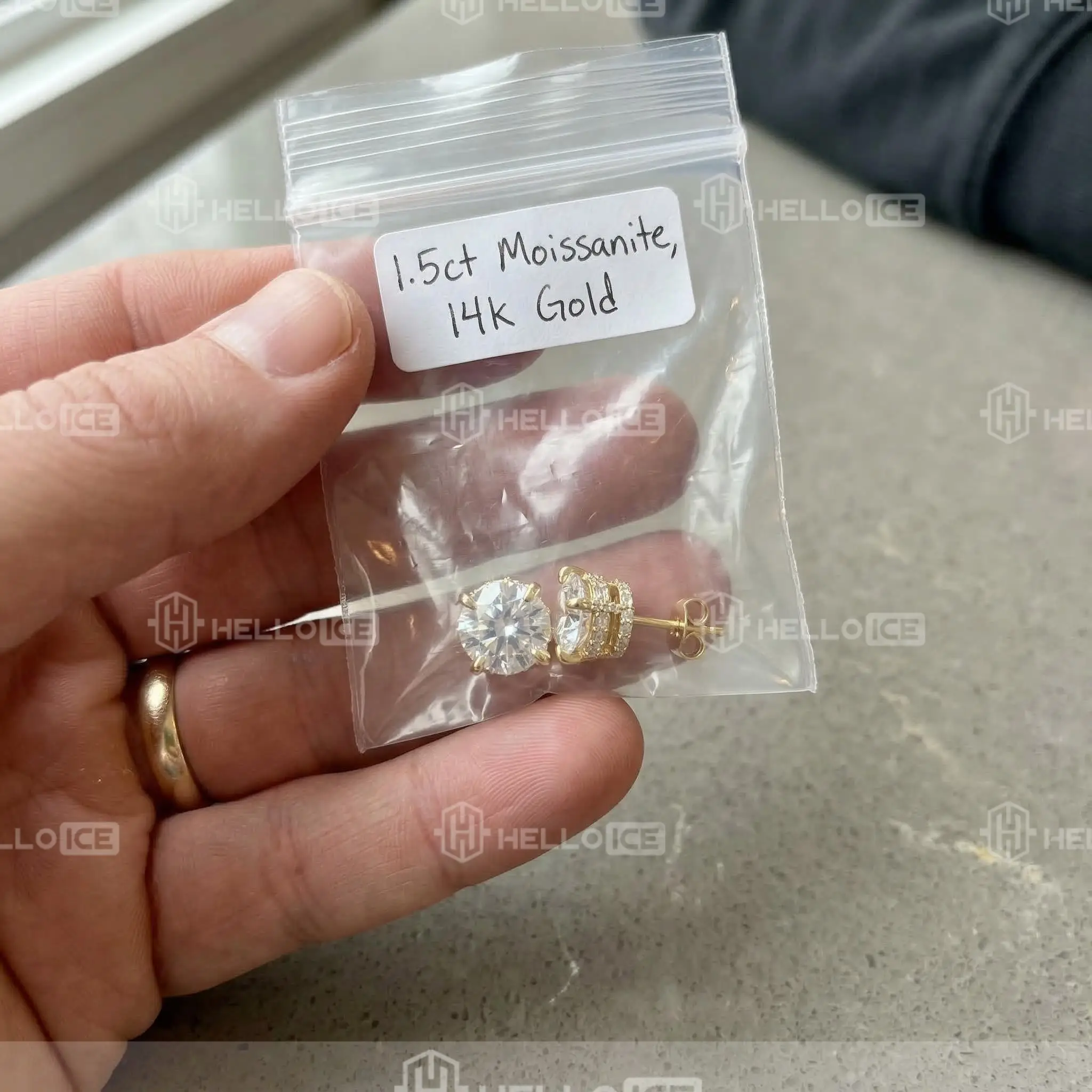 Helloice Review Image