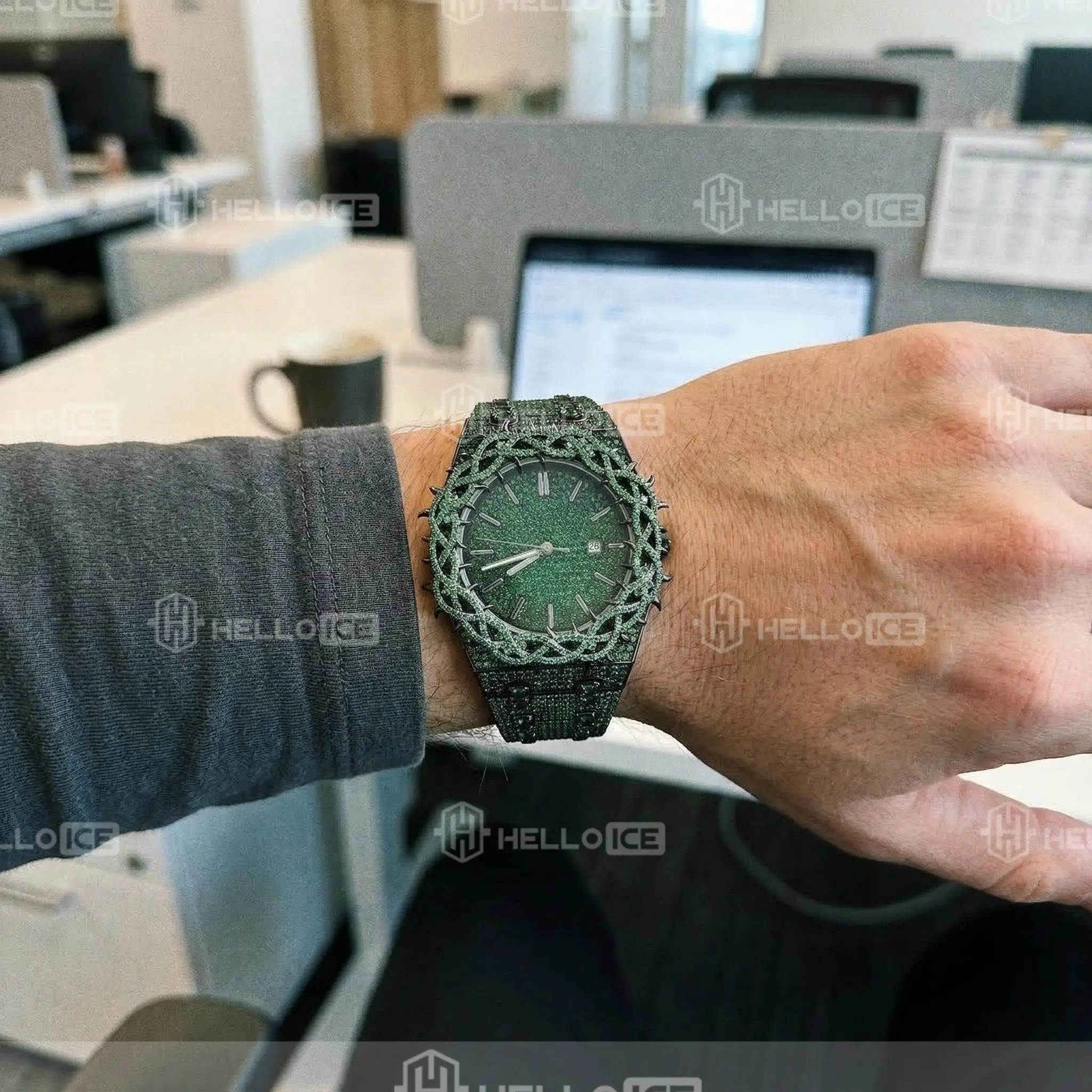 Helloice Review Image