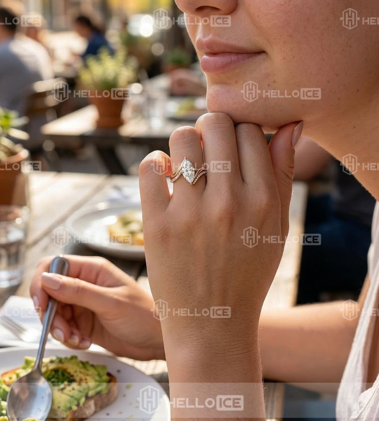 Helloice Review Image