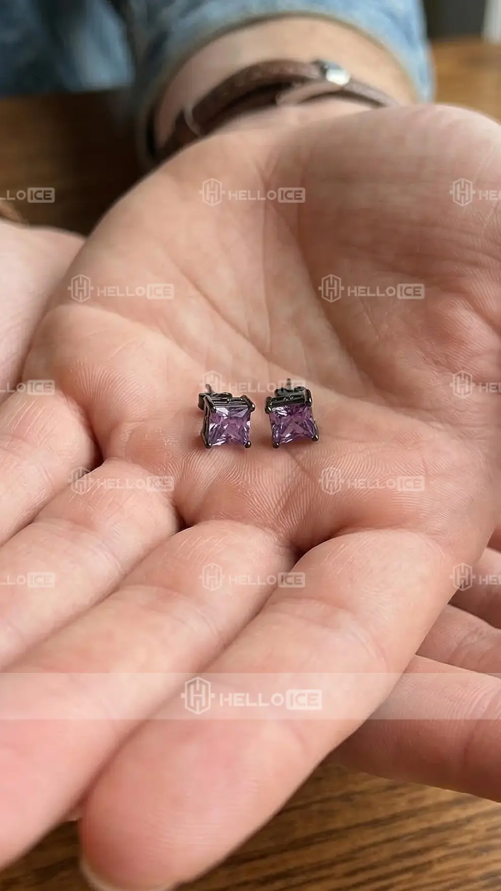 Helloice Review Image