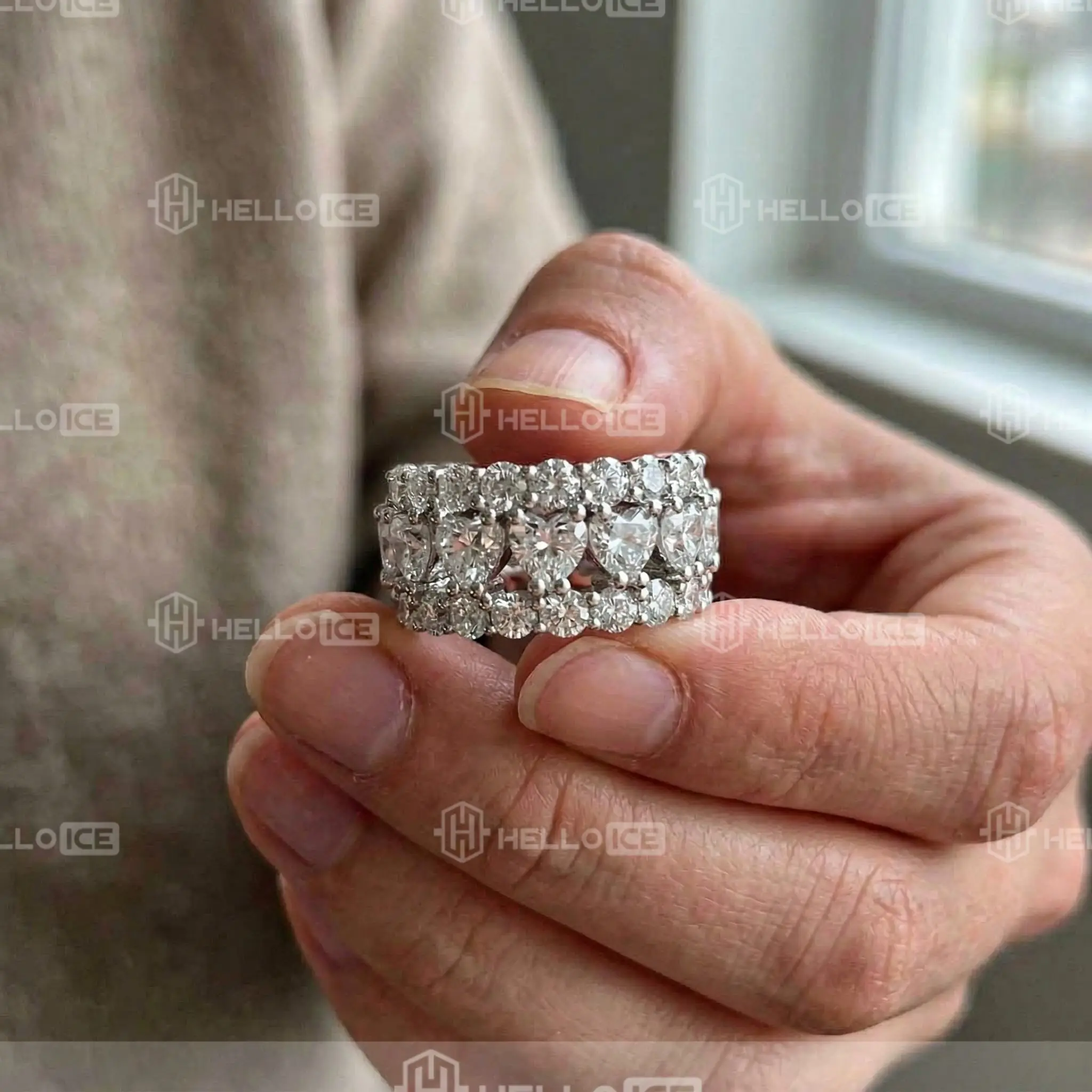 Helloice Review Image
