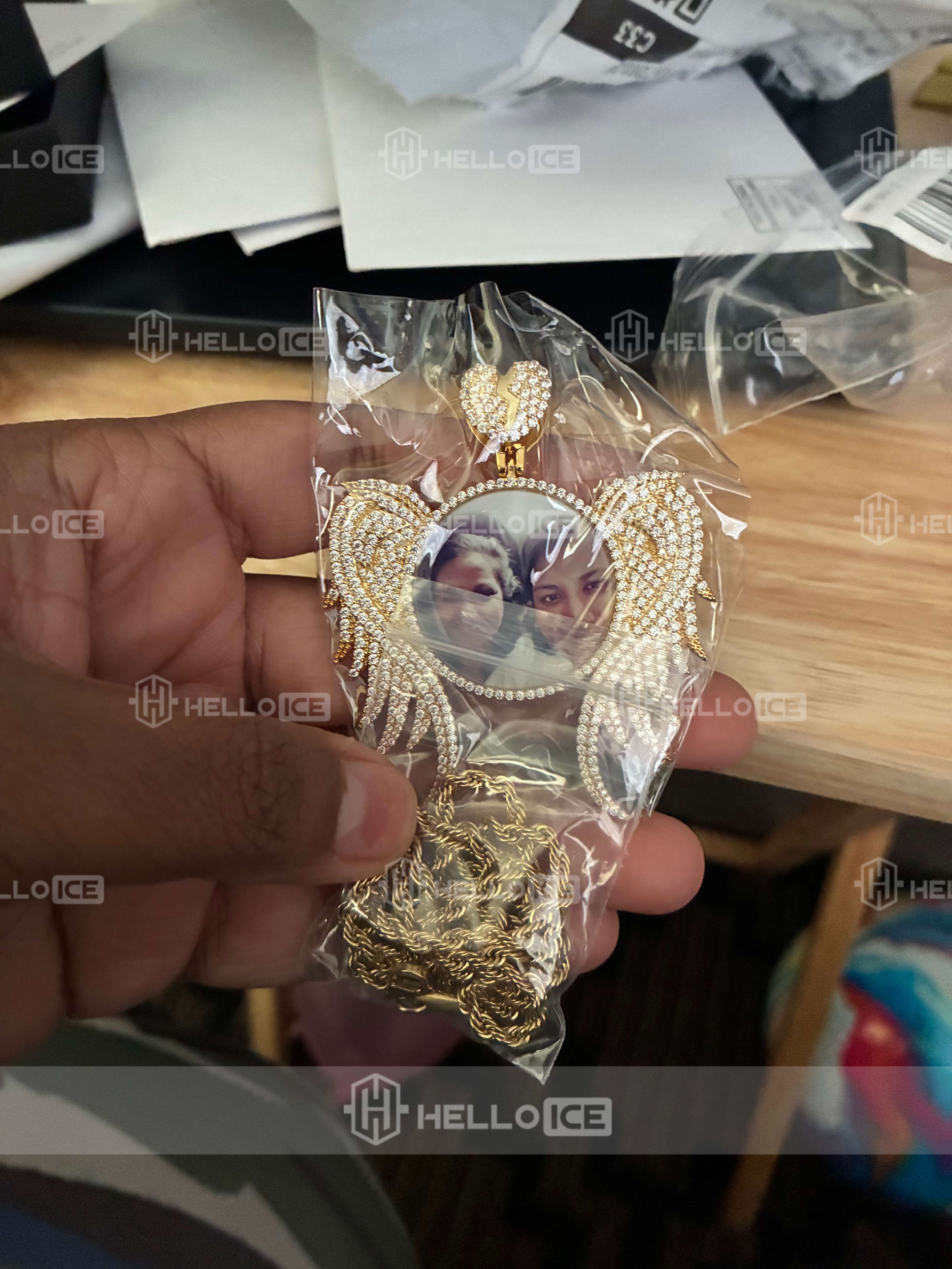 Helloice Review Image