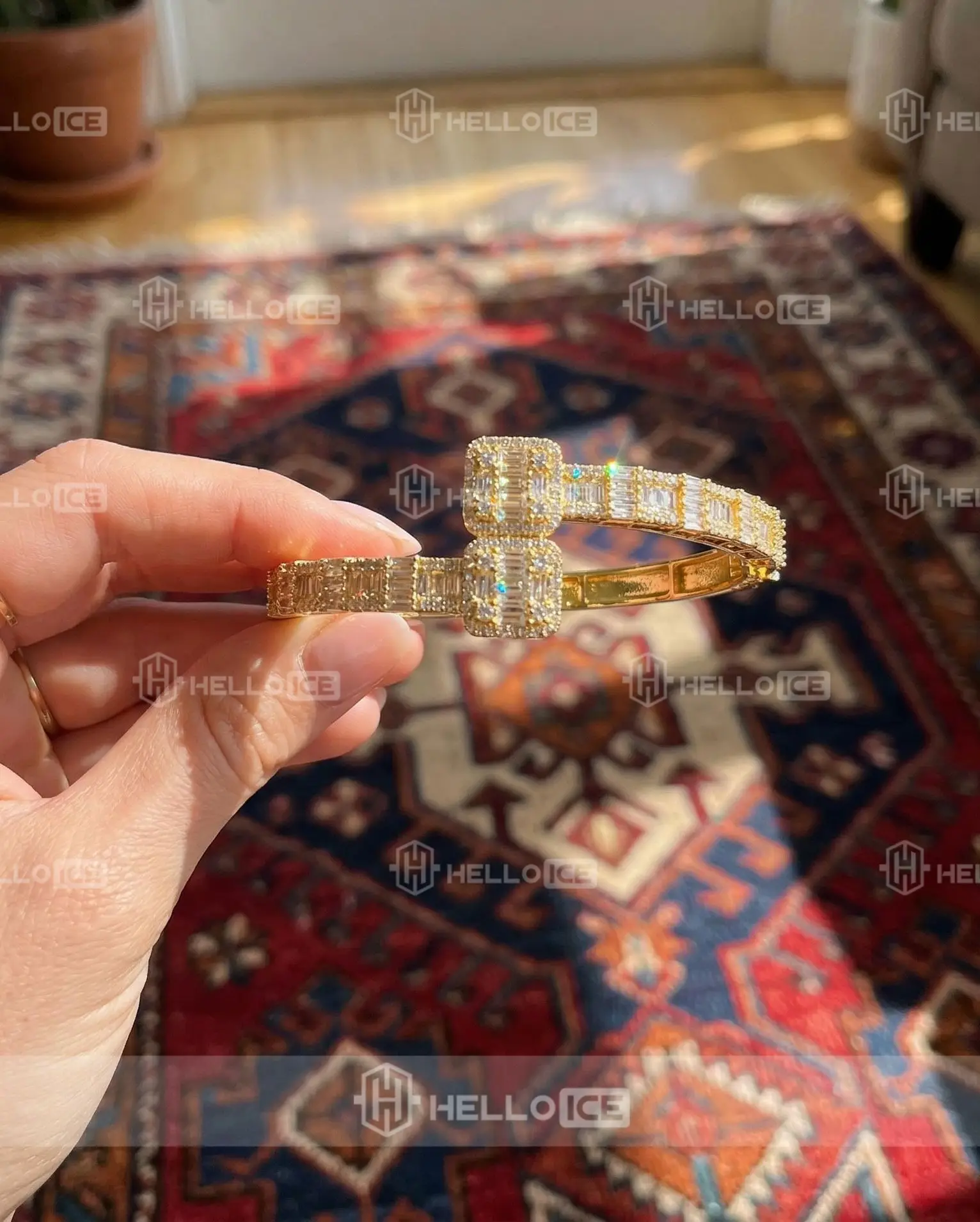 Helloice Review Image