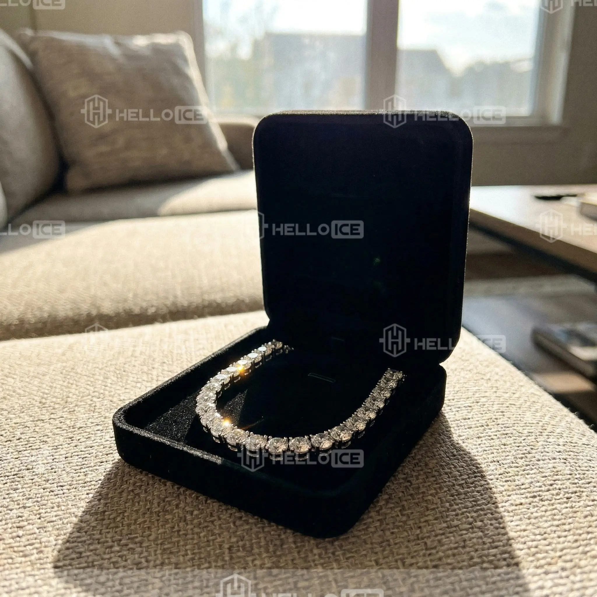 Helloice Review Image