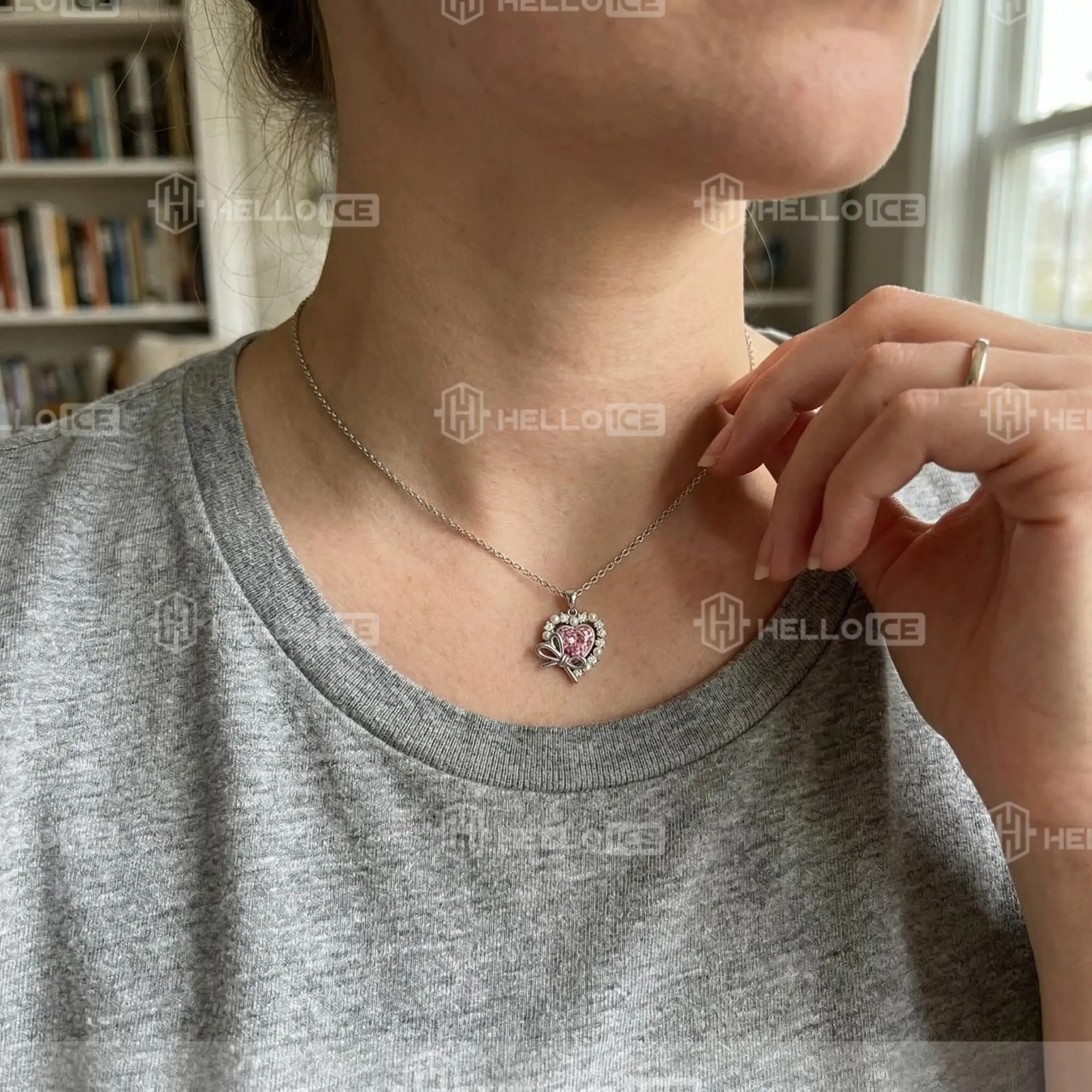 Helloice Review Image