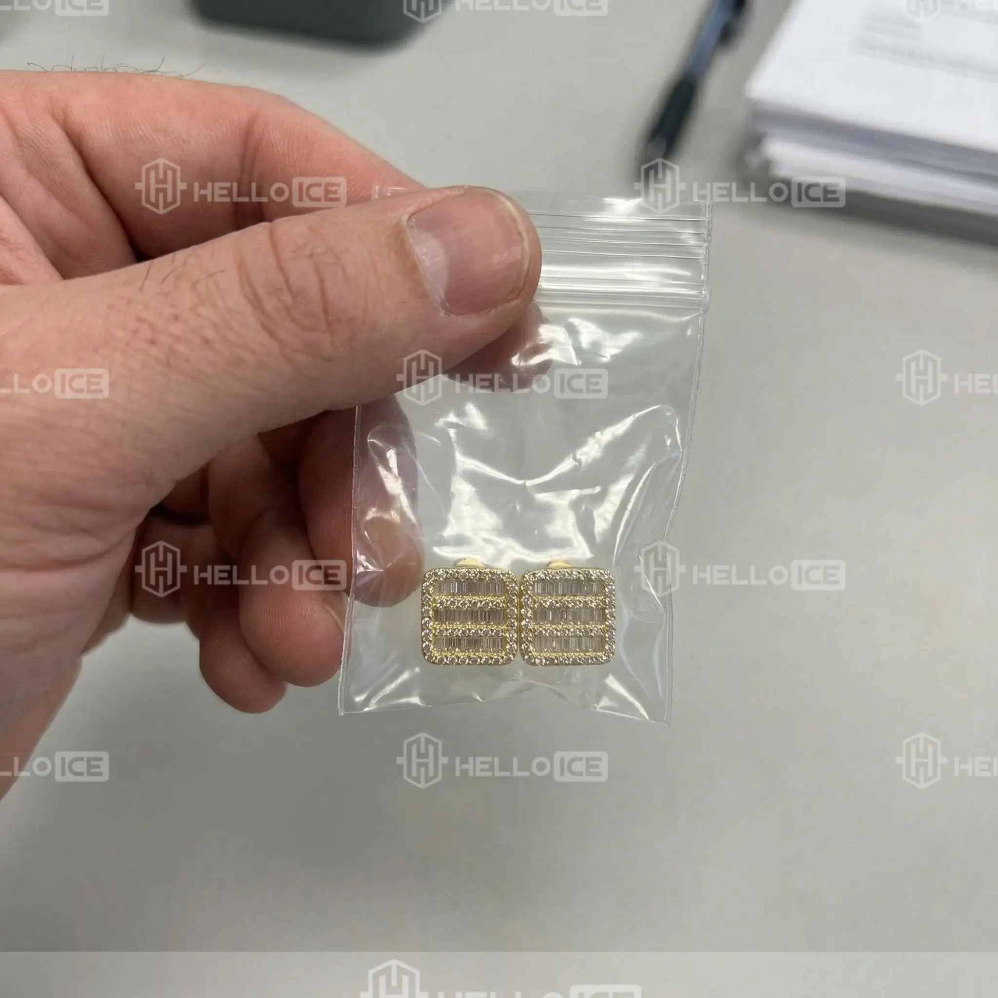Helloice Review Image