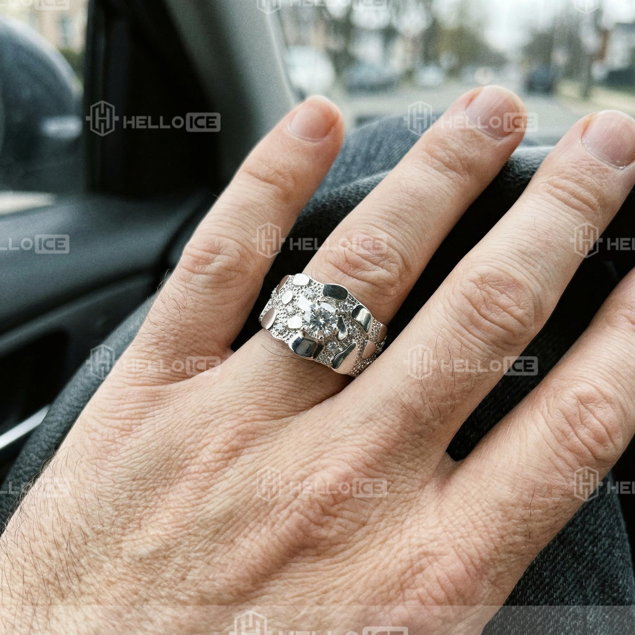 Helloice Review Image