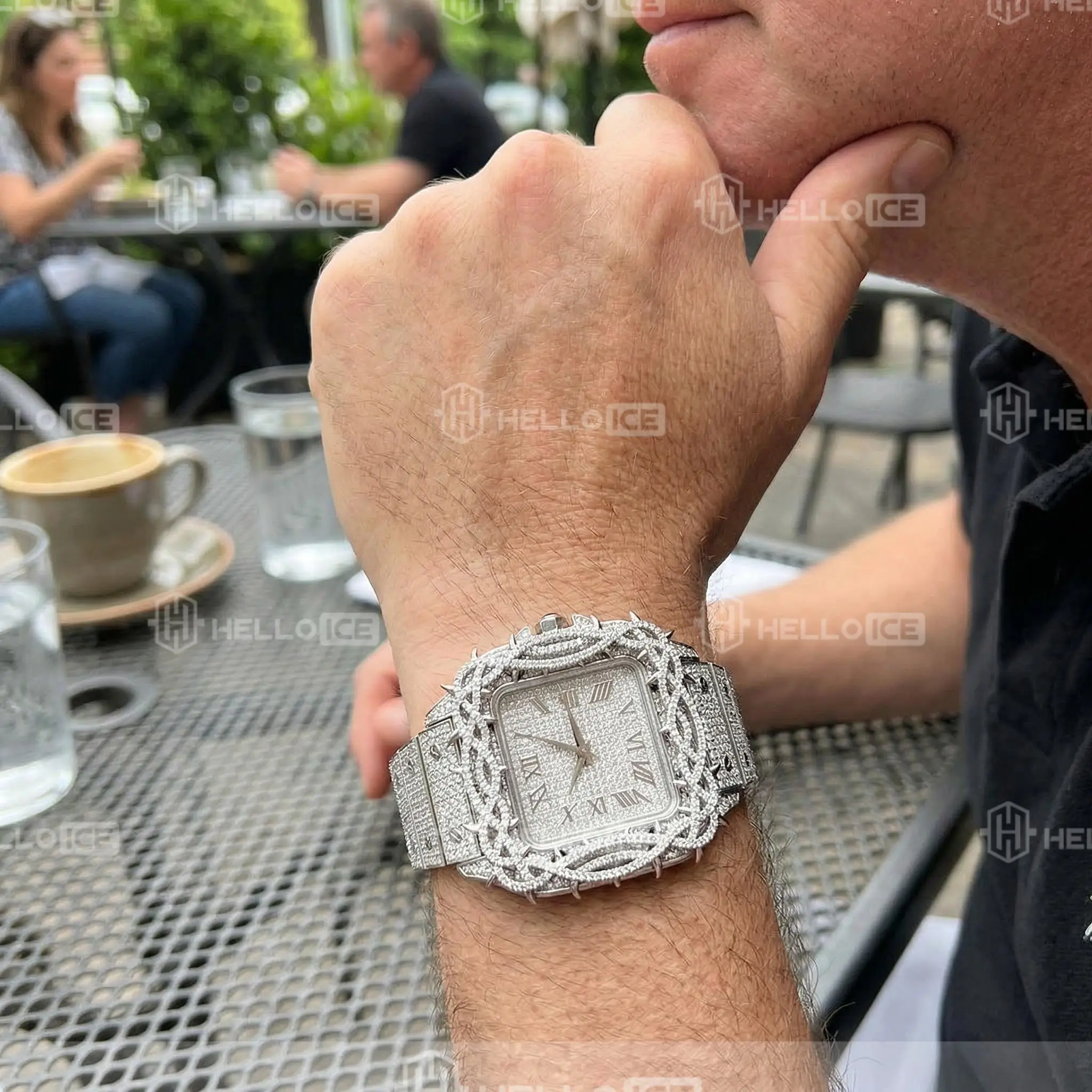 Helloice Review Image